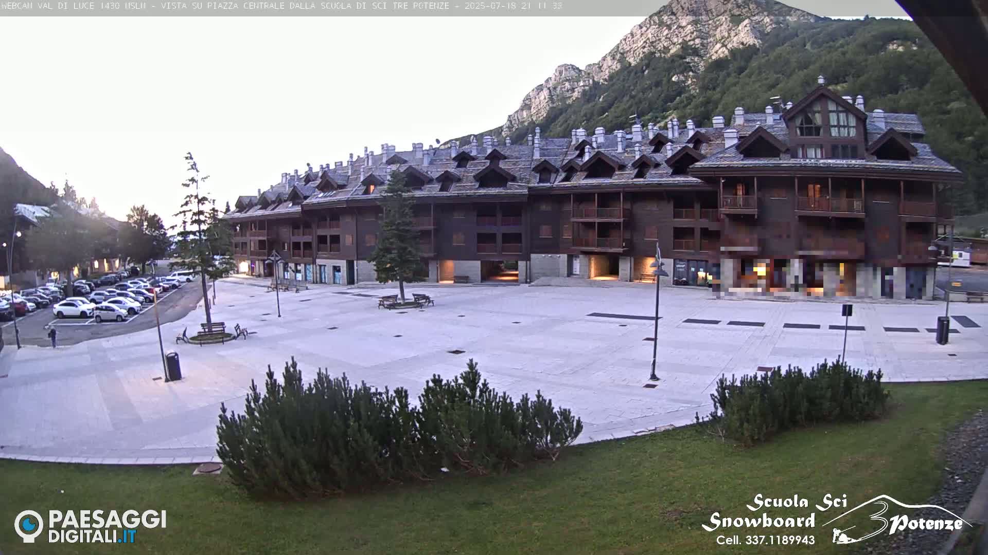 Abetone Val di Luce  Main Square Live Cam - Pistoia, Tuscany, Italy