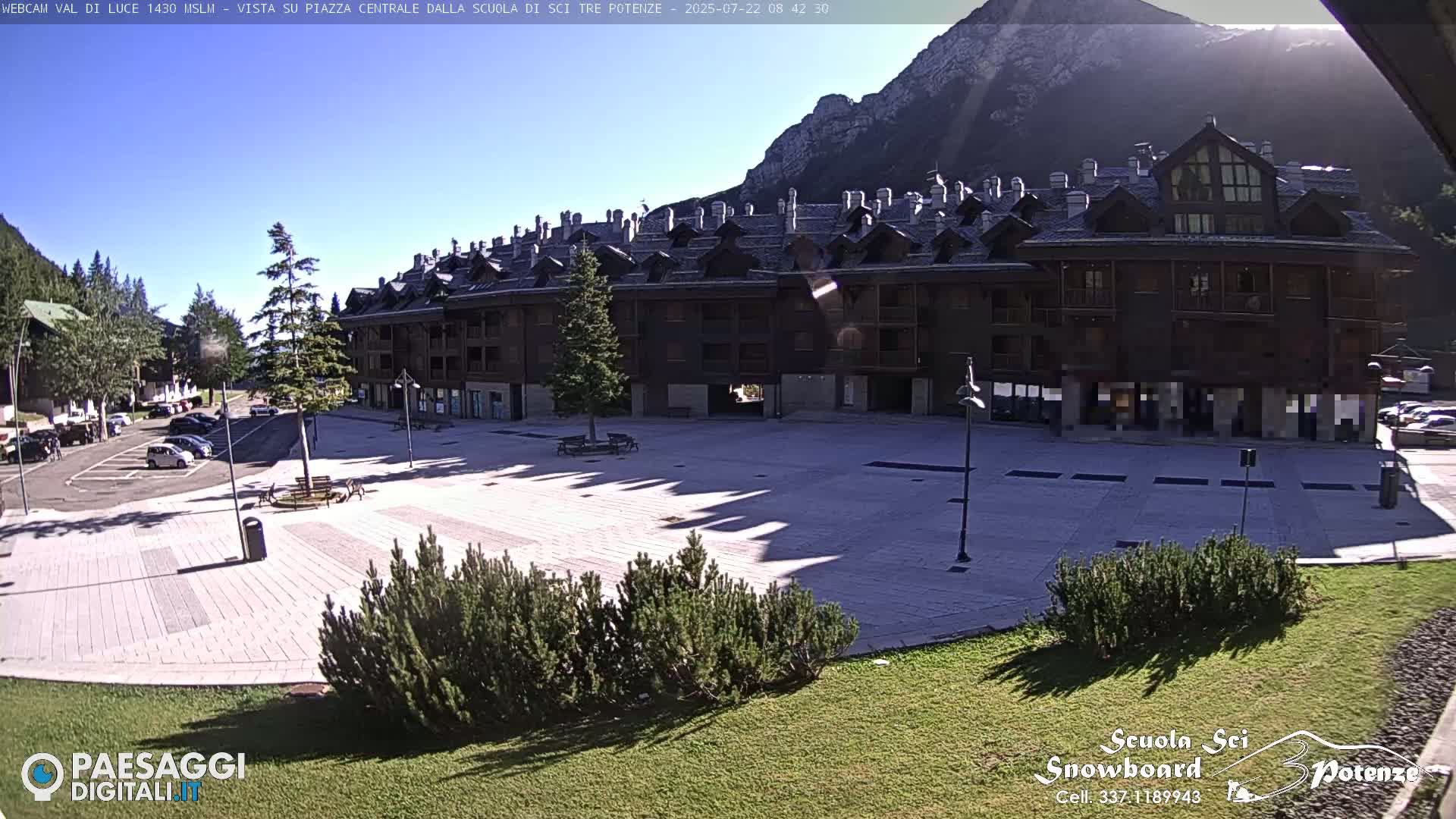 Abetone Val di Luce  Main Square Live Cam - Pistoia, Tuscany, Italy