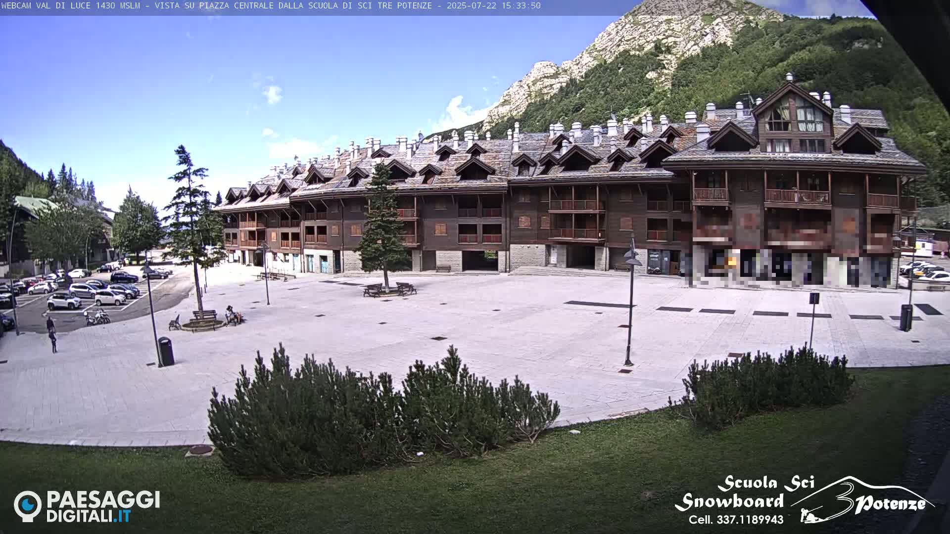 Abetone Val di Luce  Main Square Live Cam - Pistoia, Tuscany, Italy