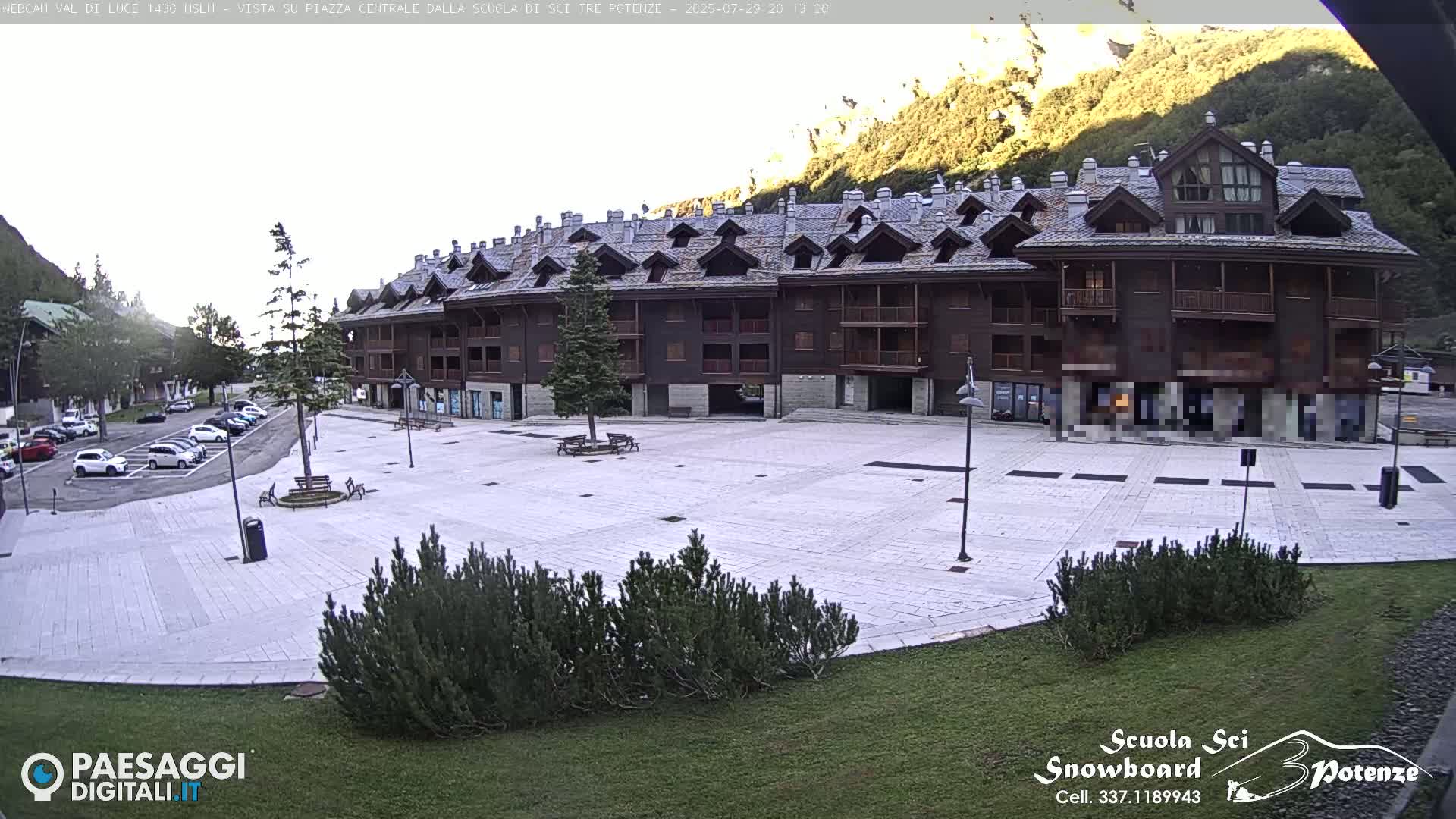 Abetone Val di Luce  Main Square Live Cam - Pistoia, Tuscany, Italy