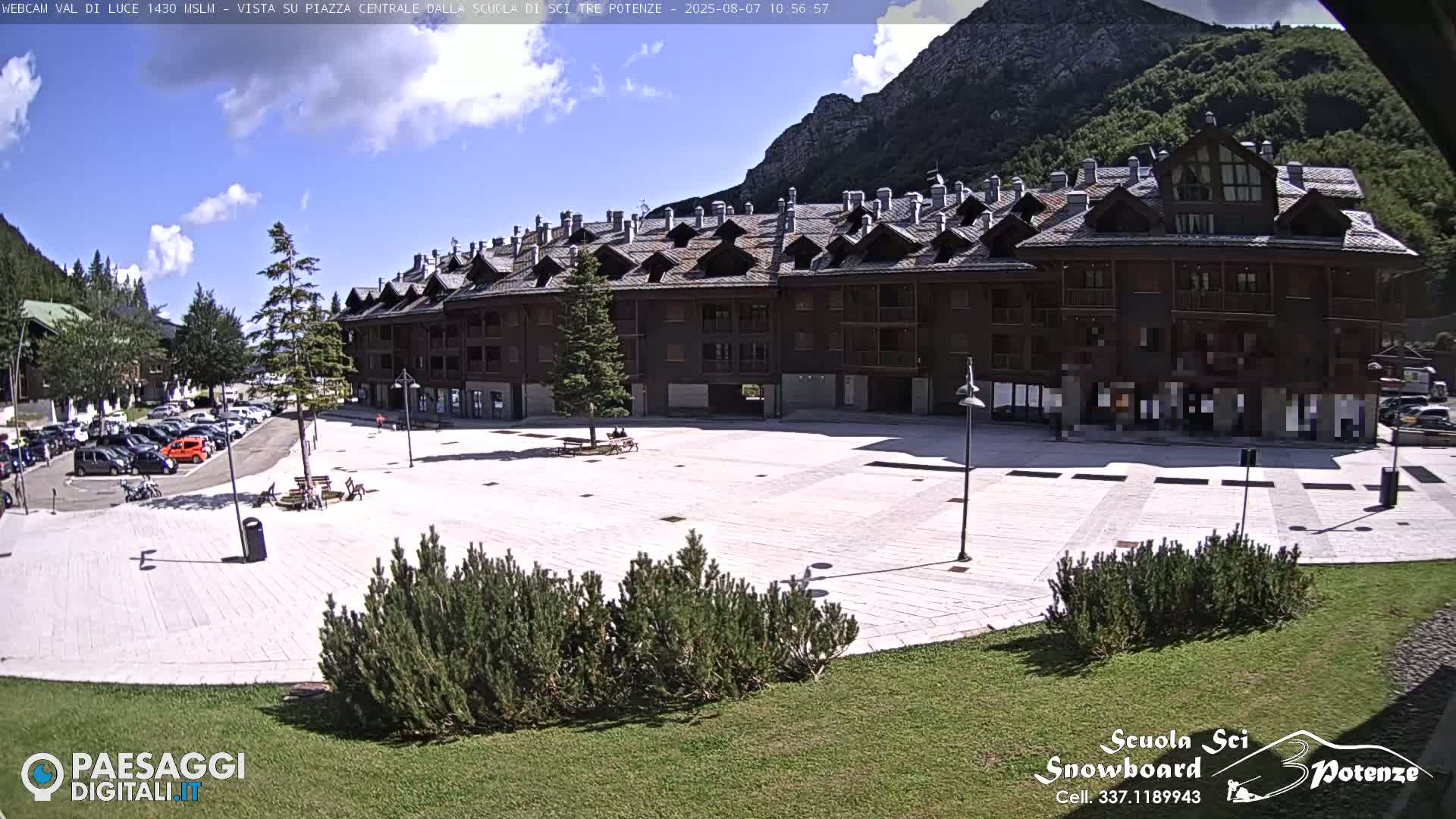 Abetone Val di Luce  Main Square Live Cam - Pistoia, Tuscany, Italy