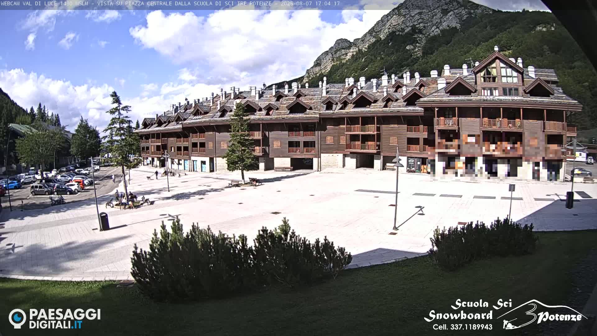 Abetone Val di Luce  Main Square Live Cam - Pistoia, Tuscany, Italy