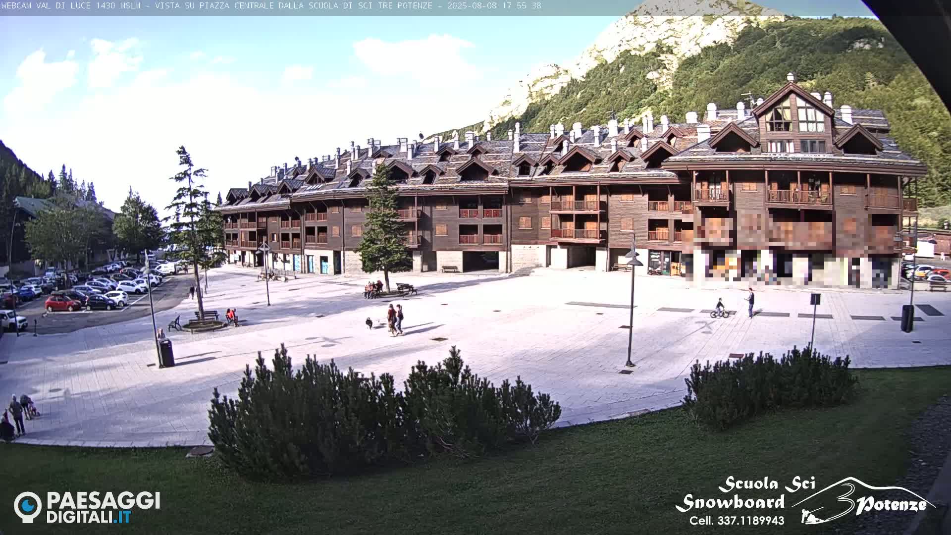 Abetone Val di Luce  Main Square Live Cam - Pistoia, Tuscany, Italy