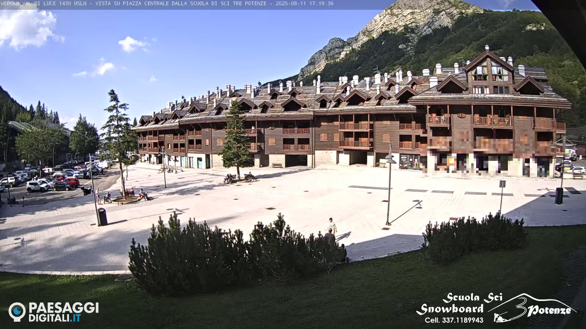 Abetone Val di Luce  Main Square Live Cam - Pistoia, Tuscany, Italy