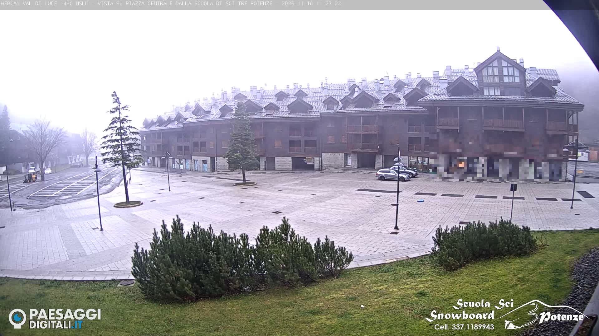 Abetone Val di Luce  Main Square Live Cam - Pistoia, Tuscany, Italy