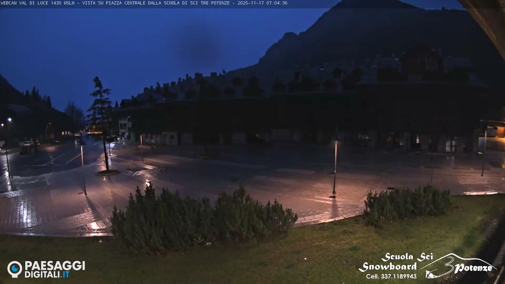 Abetone Val di Luce  Main Square Live Cam - Pistoia, Tuscany, Italy