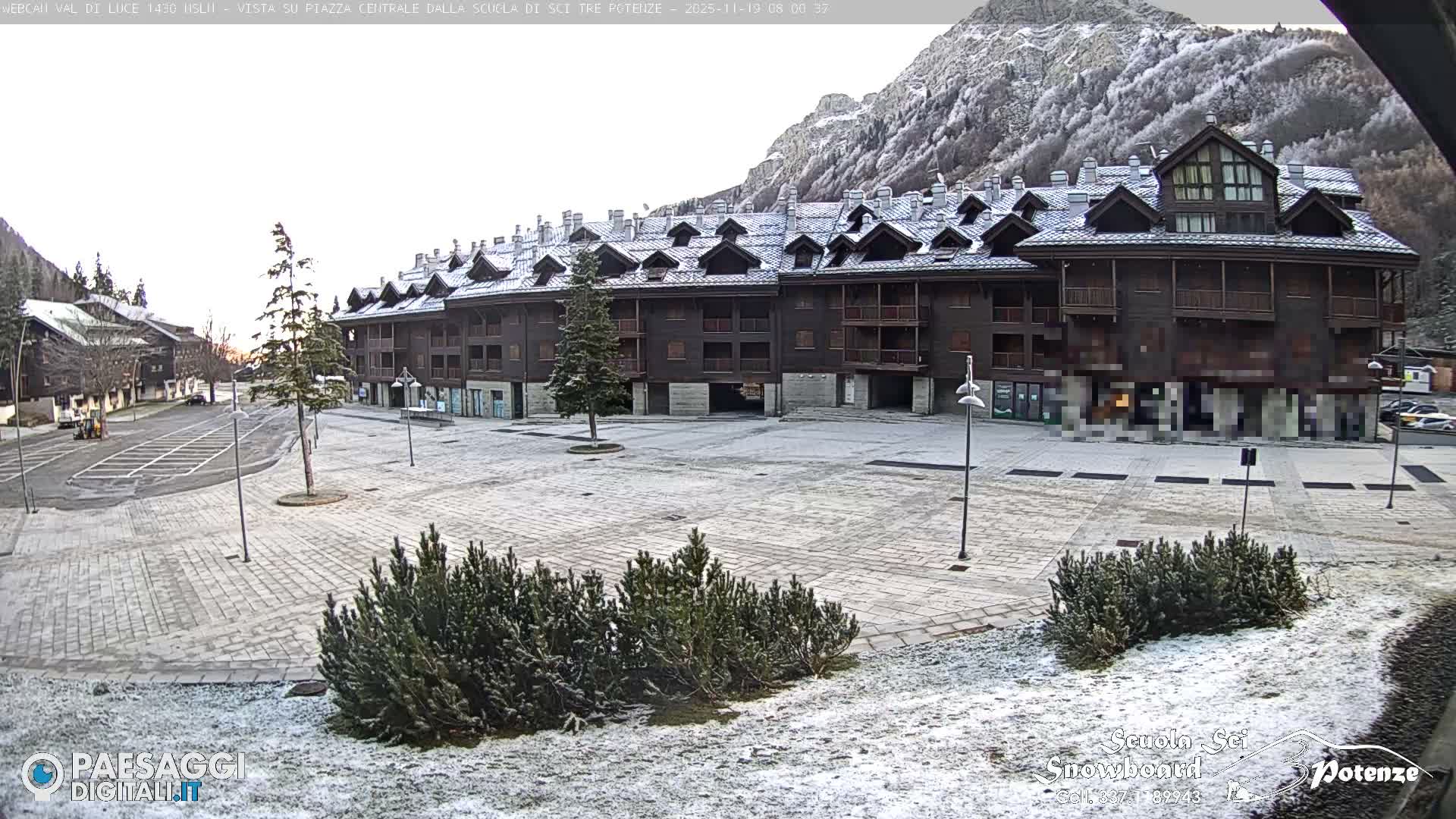 Abetone Val di Luce  Main Square Live Cam - Pistoia, Tuscany, Italy