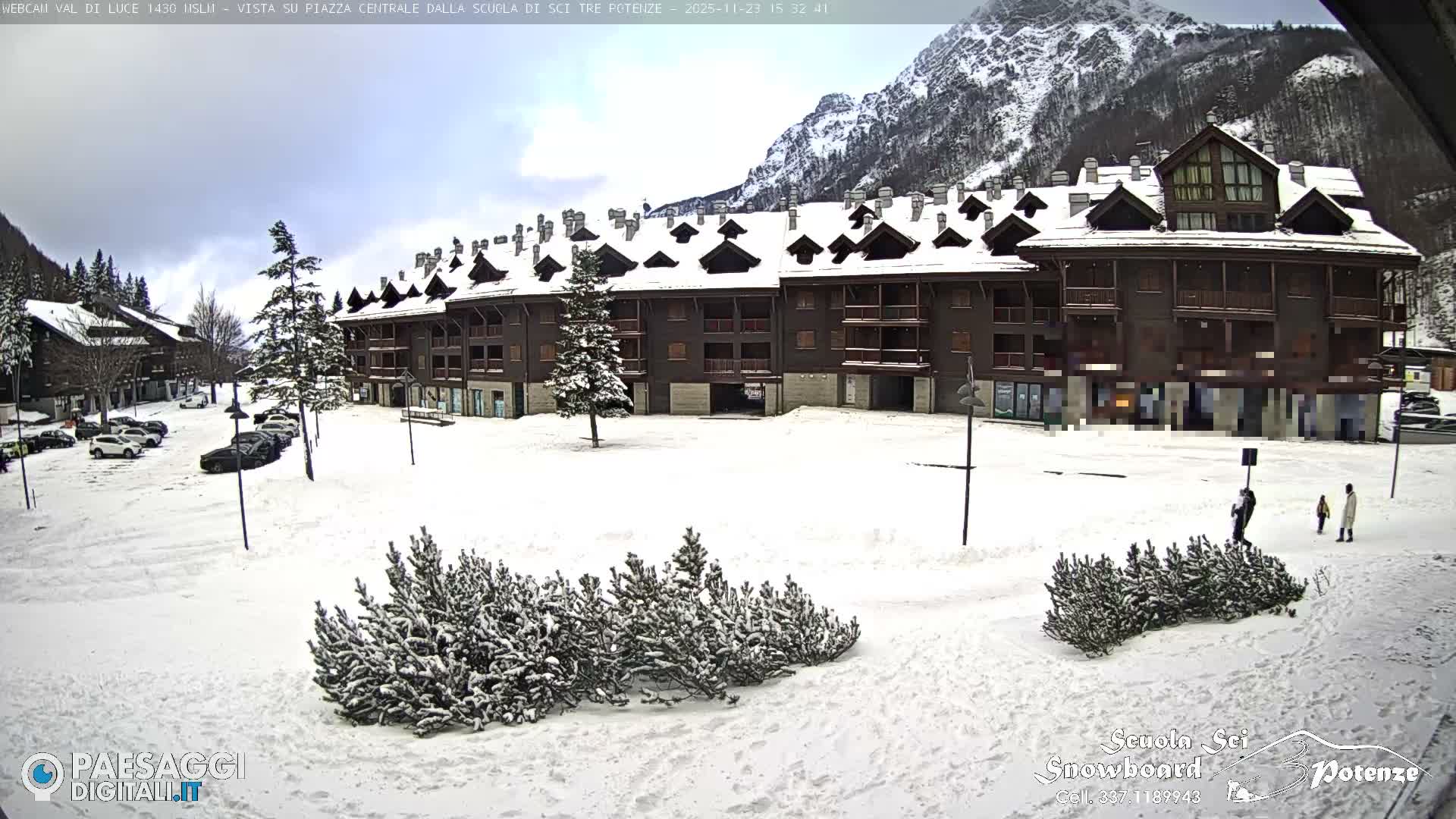 Abetone Val di Luce  Main Square Live Cam - Pistoia, Tuscany, Italy