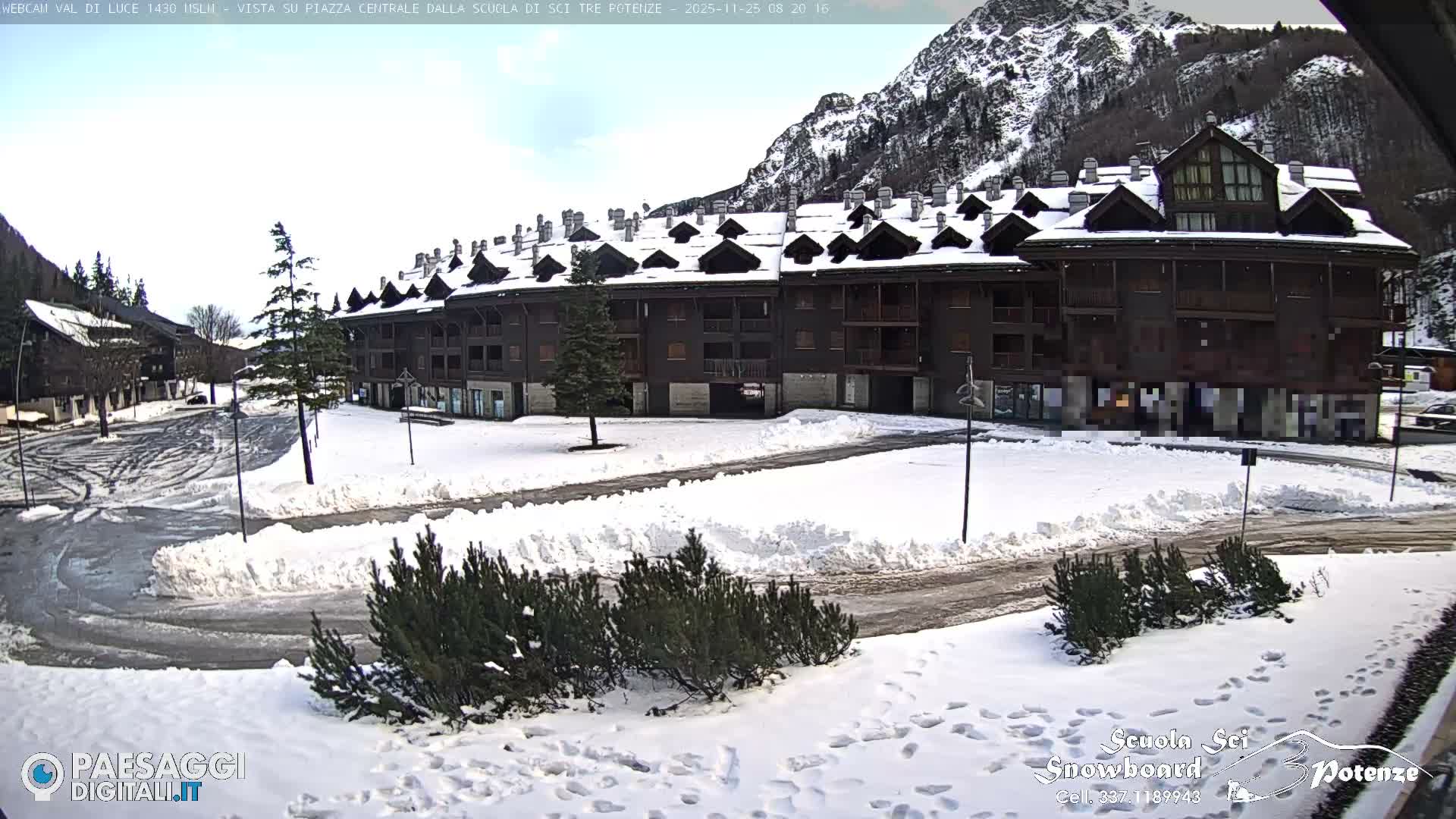 Abetone Val di Luce  Main Square Live Cam - Pistoia, Tuscany, Italy