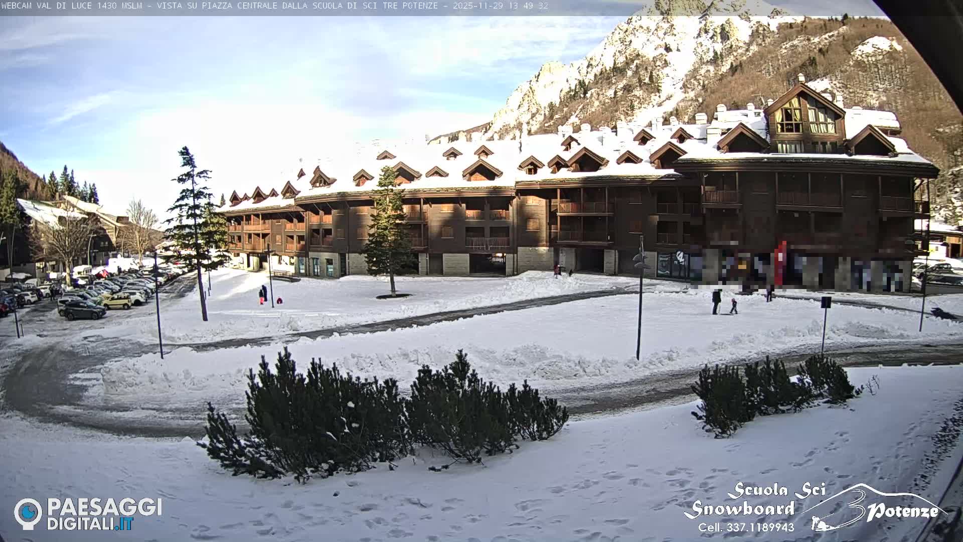 Abetone Val di Luce  Main Square Live Cam - Pistoia, Tuscany, Italy