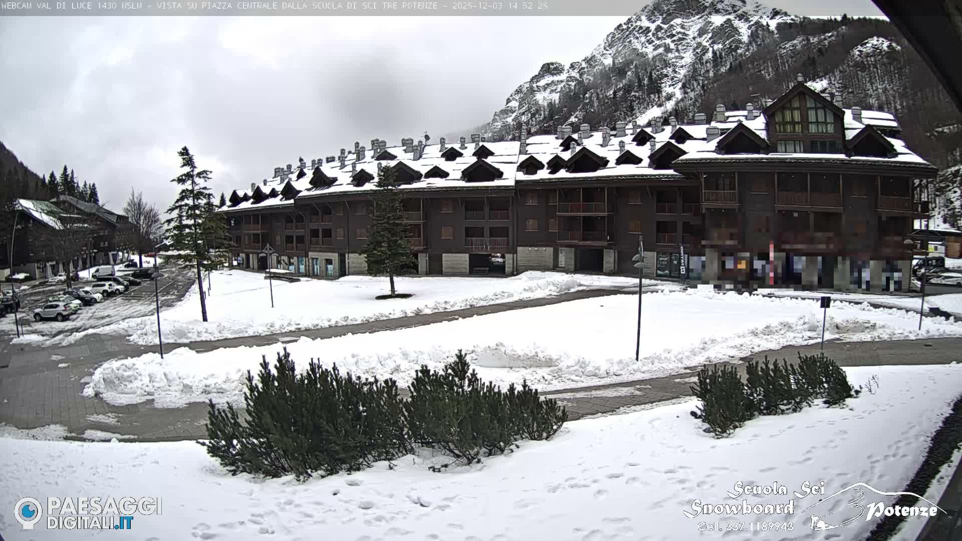 Abetone Val di Luce  Main Square Live Cam - Pistoia, Tuscany, Italy
