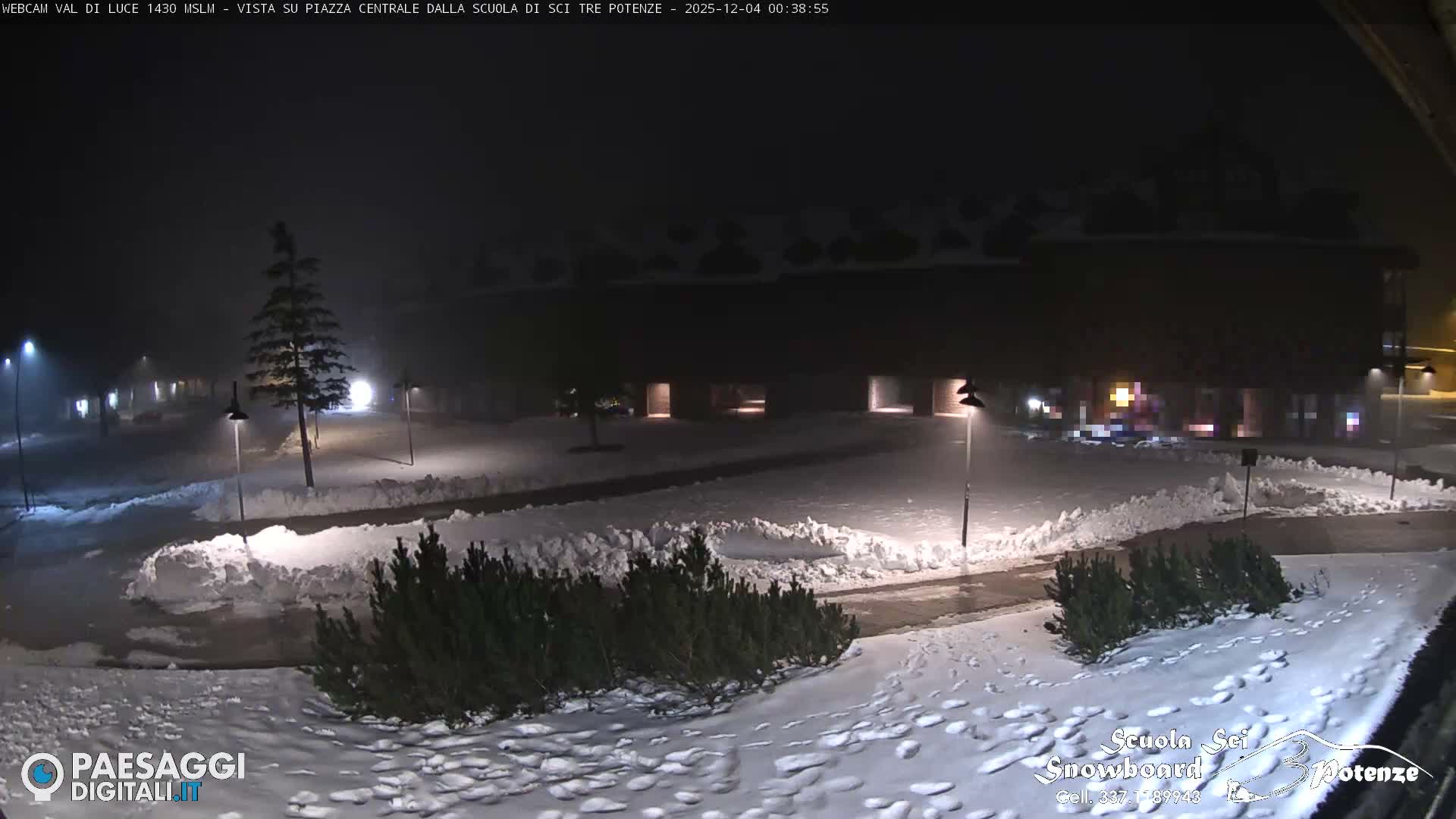Abetone Val di Luce  Main Square Live Cam - Pistoia, Tuscany, Italy