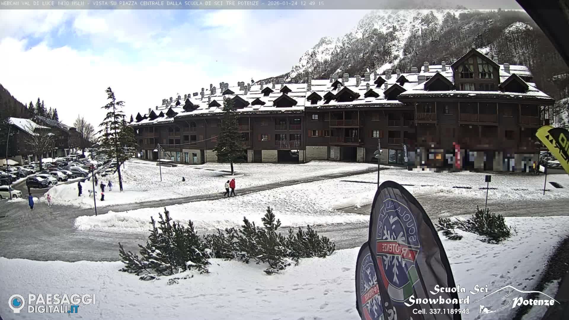 Abetone Val di Luce  Main Square Live Cam - Pistoia, Tuscany, Italy