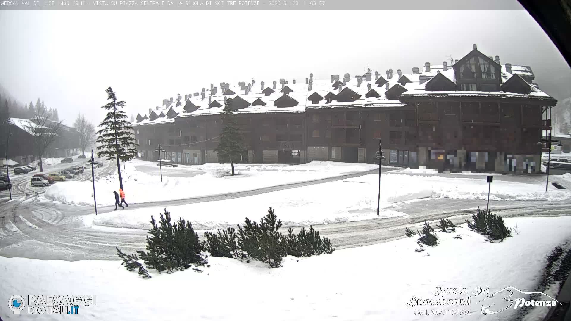 Abetone Val di Luce  Main Square Live Cam - Pistoia, Tuscany, Italy