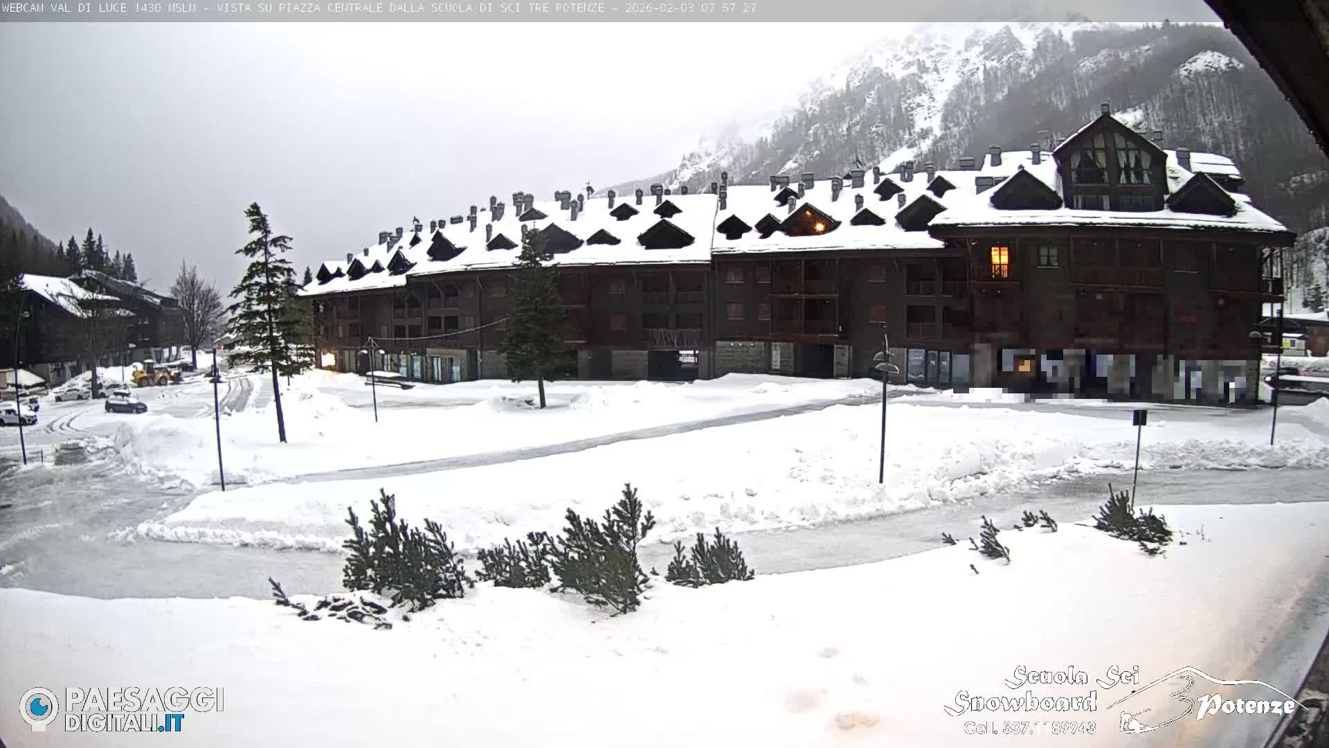 Abetone Val di Luce  Main Square Live Cam - Pistoia, Tuscany, Italy