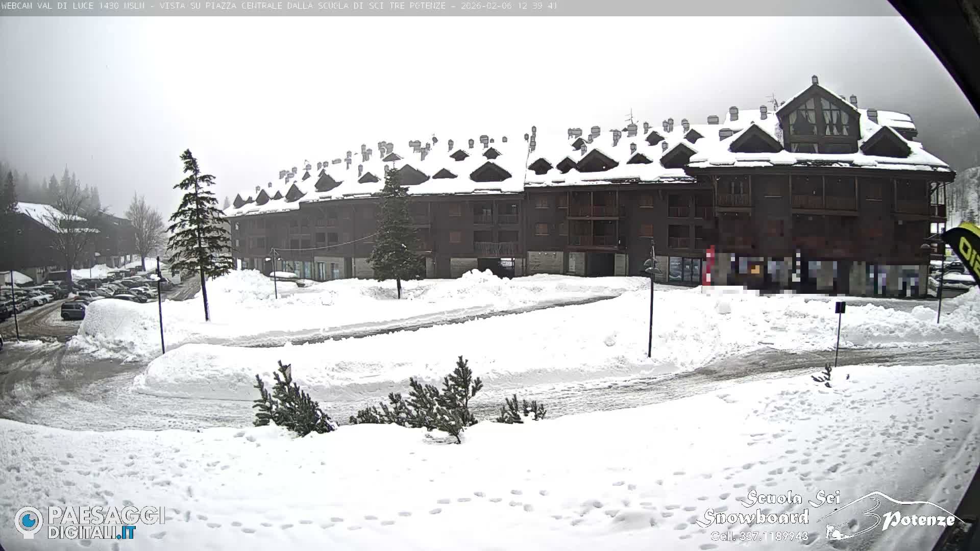 Abetone Val di Luce  Main Square Live Cam - Pistoia, Tuscany, Italy
