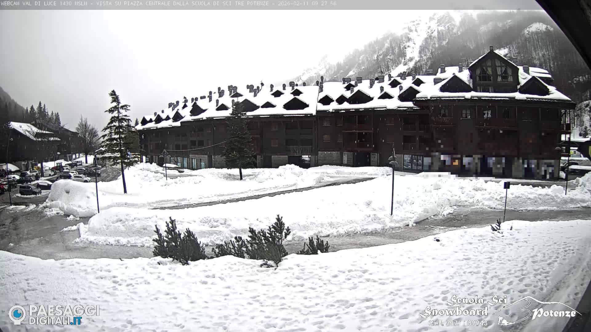 Abetone Val di Luce  Main Square Live Cam - Pistoia, Tuscany, Italy