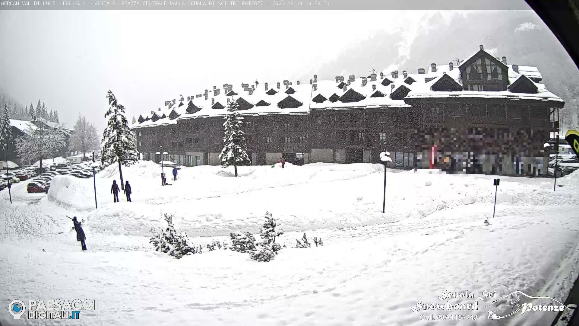 Abetone Val di Luce  Main Square Live Cam - Pistoia, Tuscany, Italy
