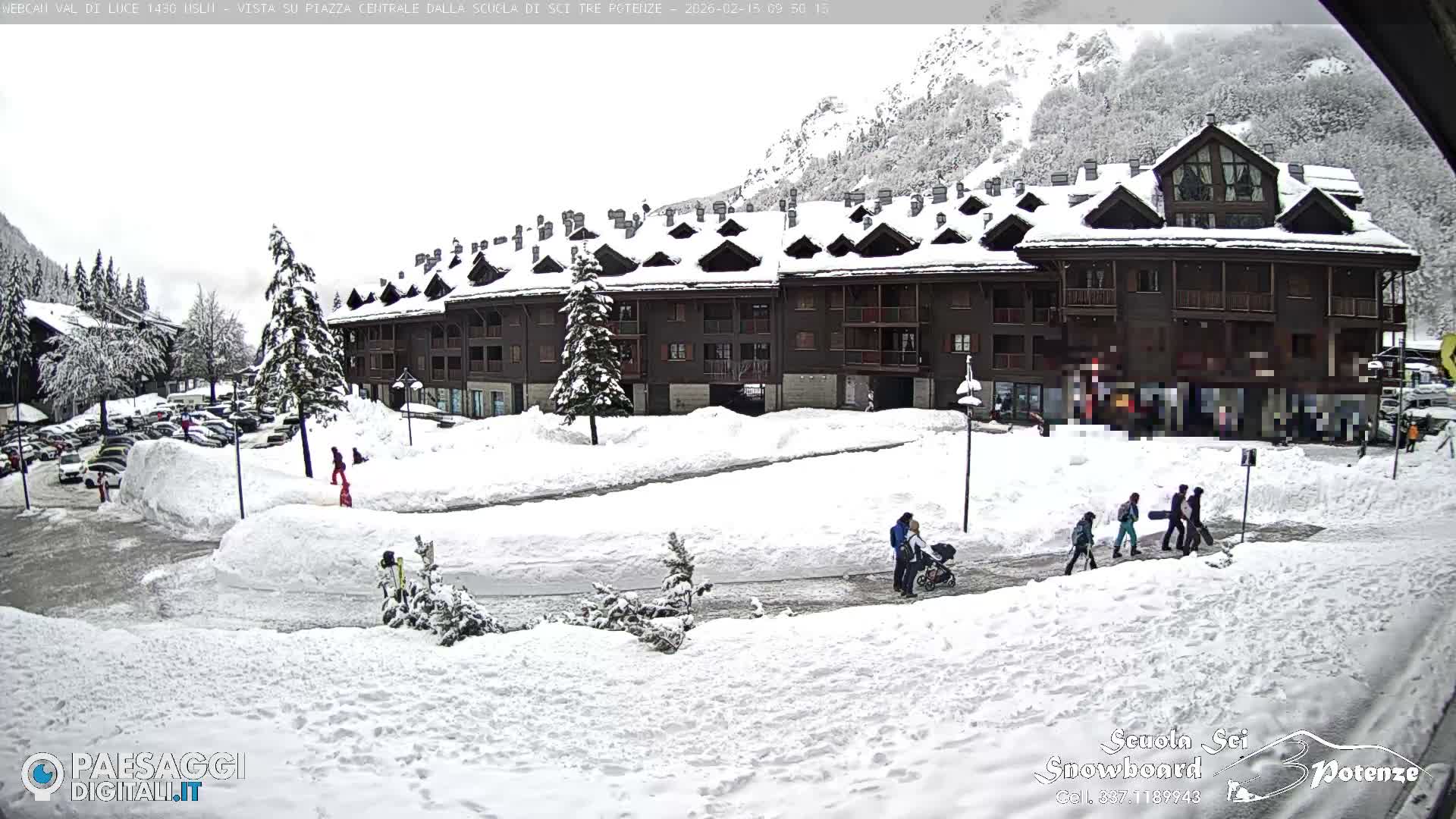 Abetone Val di Luce  Main Square Live Cam - Pistoia, Tuscany, Italy