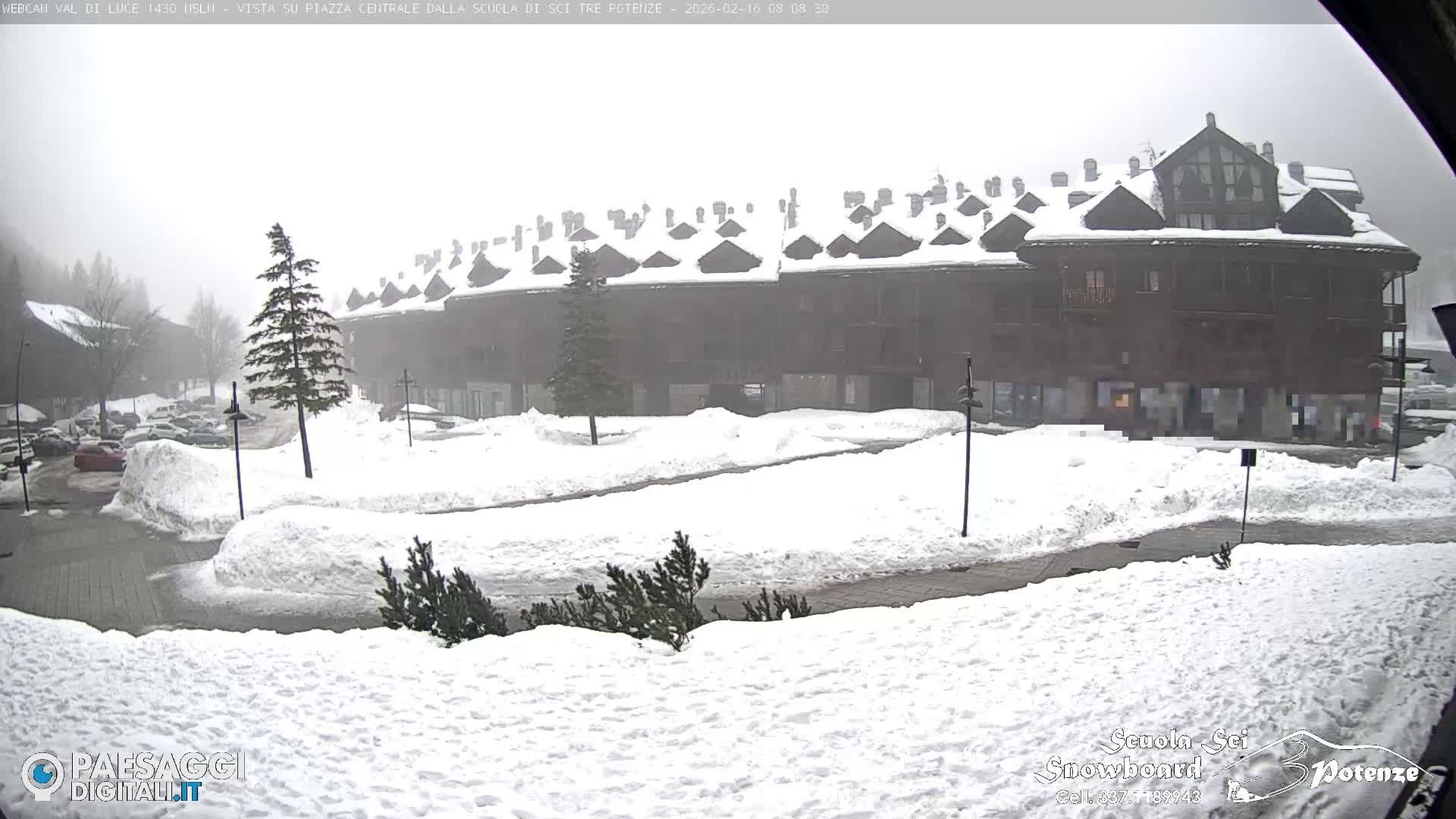 Abetone Val di Luce  Main Square Live Cam - Pistoia, Tuscany, Italy