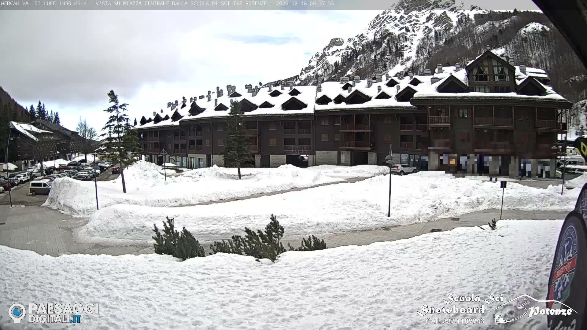 Abetone Val di Luce  Main Square Live Cam - Pistoia, Tuscany, Italy