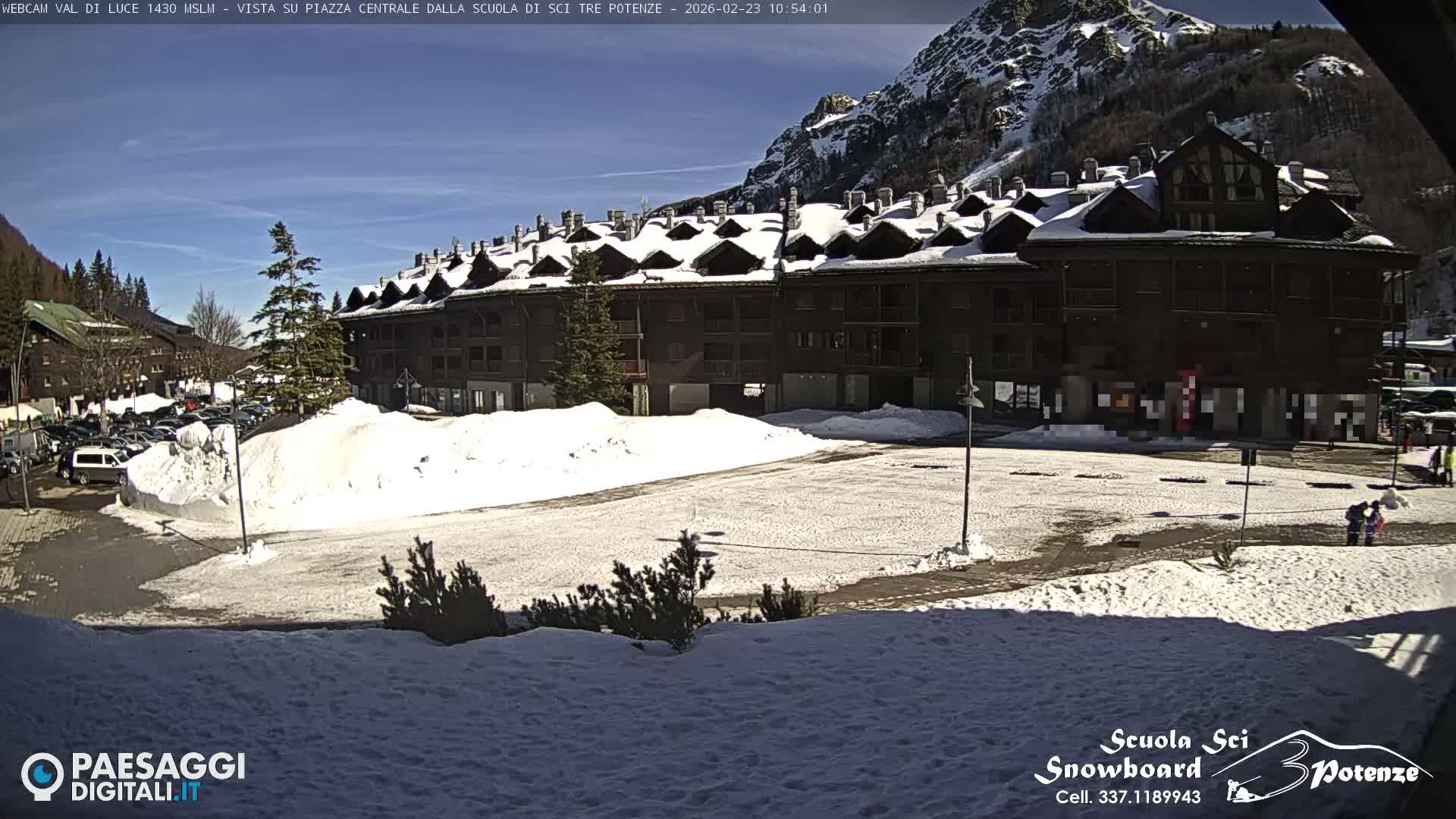 Abetone Val di Luce  Main Square Live Cam - Pistoia, Tuscany, Italy