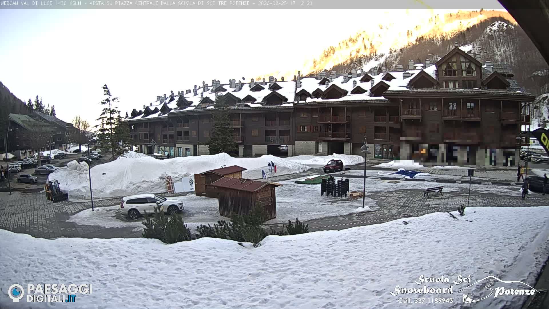 Abetone Val di Luce  Main Square Live Cam - Pistoia, Tuscany, Italy