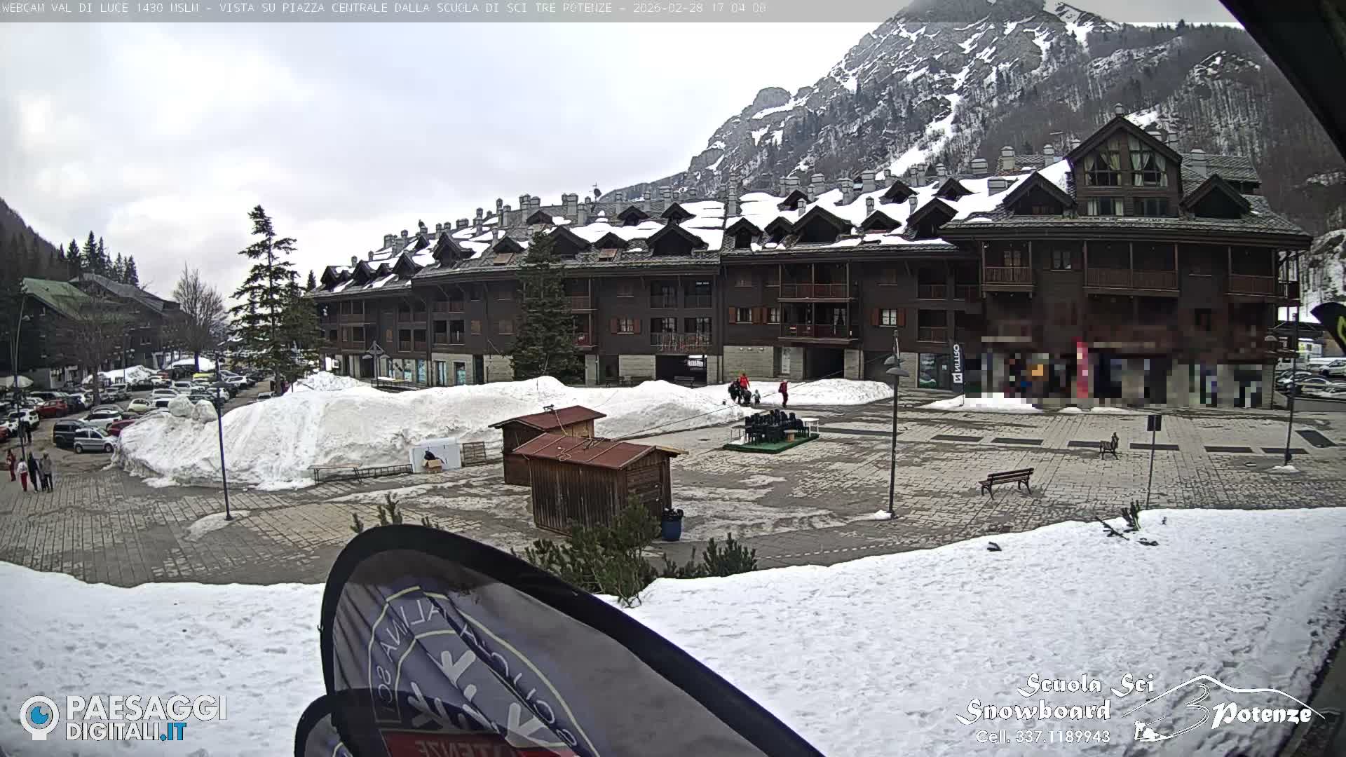 Abetone Val di Luce  Main Square Live Cam - Pistoia, Tuscany, Italy
