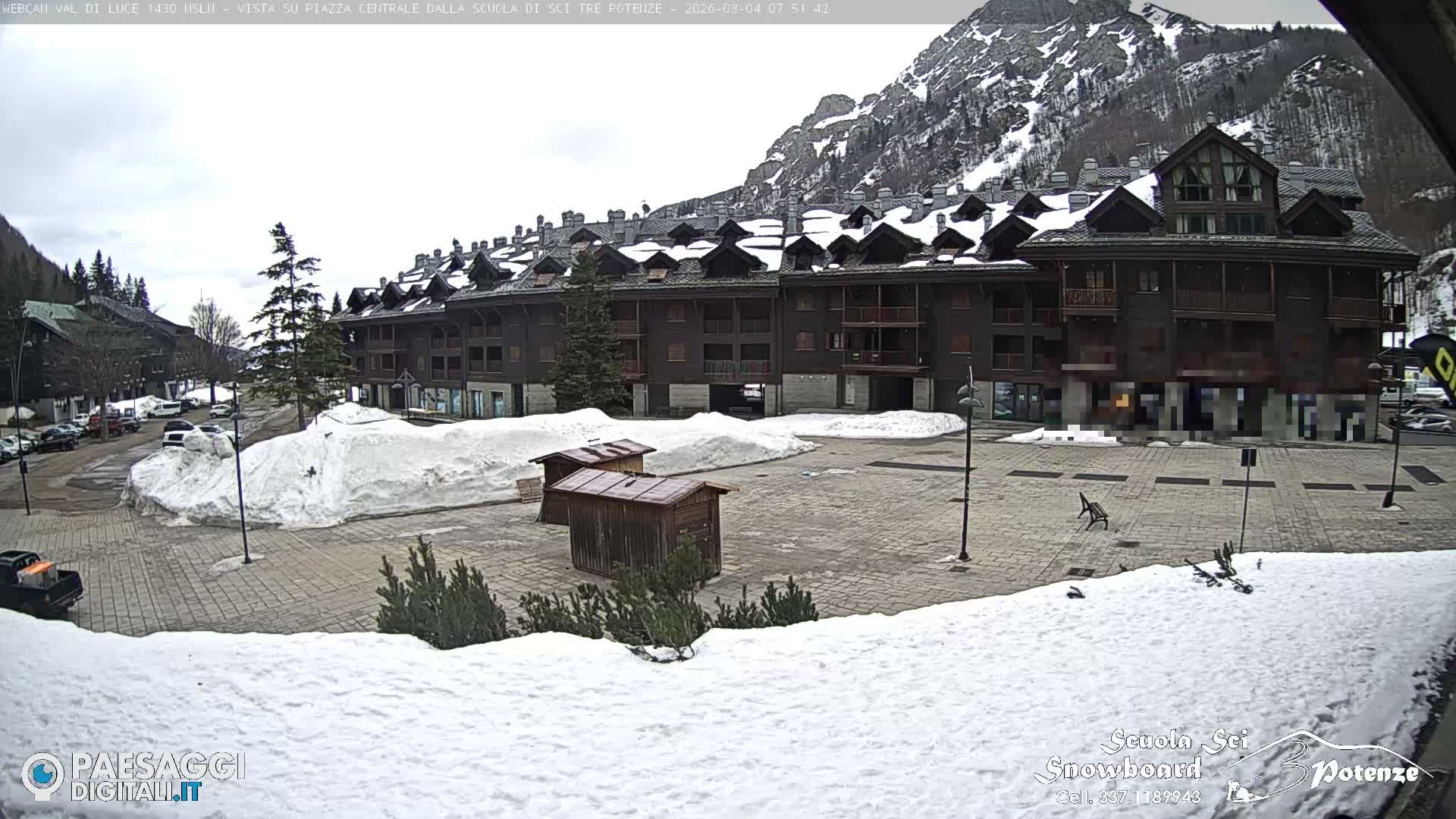 Abetone Val di Luce  Main Square Live Cam - Pistoia, Tuscany, Italy