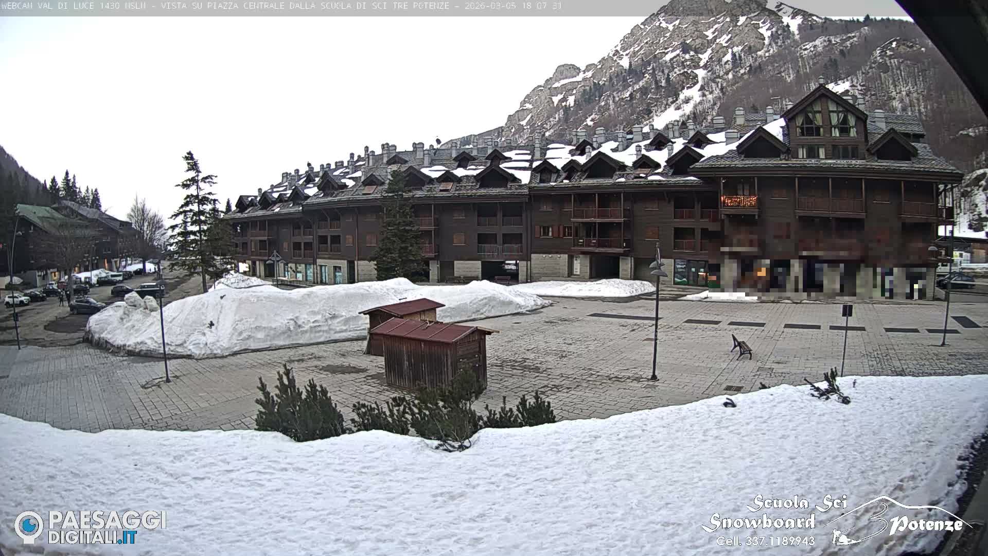 Abetone Val di Luce  Main Square Live Cam - Pistoia, Tuscany, Italy