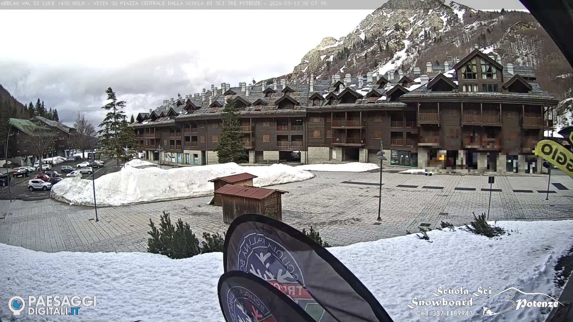 Abetone Val di Luce  Main Square Live Cam - Pistoia, Tuscany, Italy