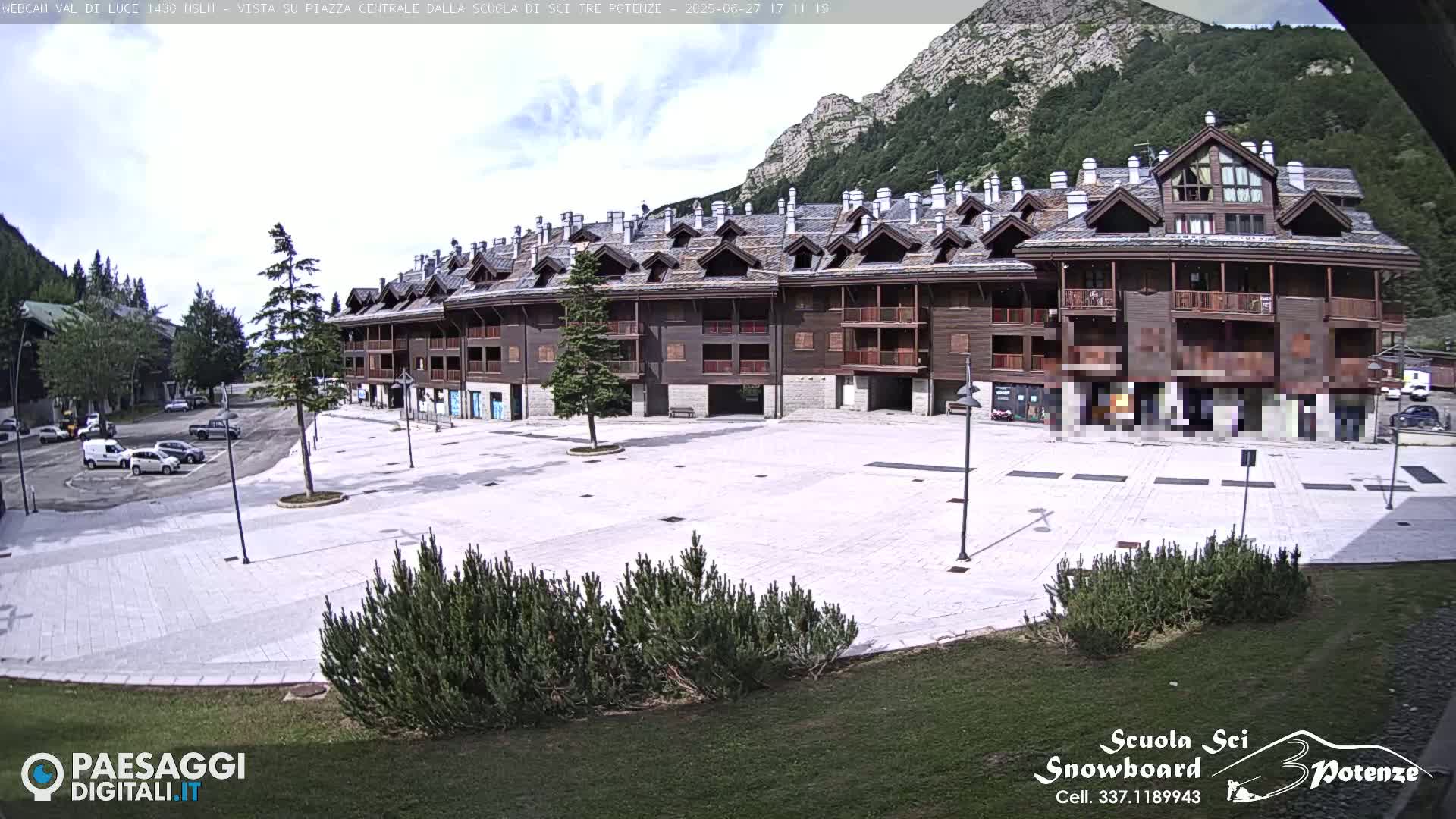 Pietrasanta Piazza del Duomo (Dome's Square) Live Cam - Lucca, Tuscany, Italy