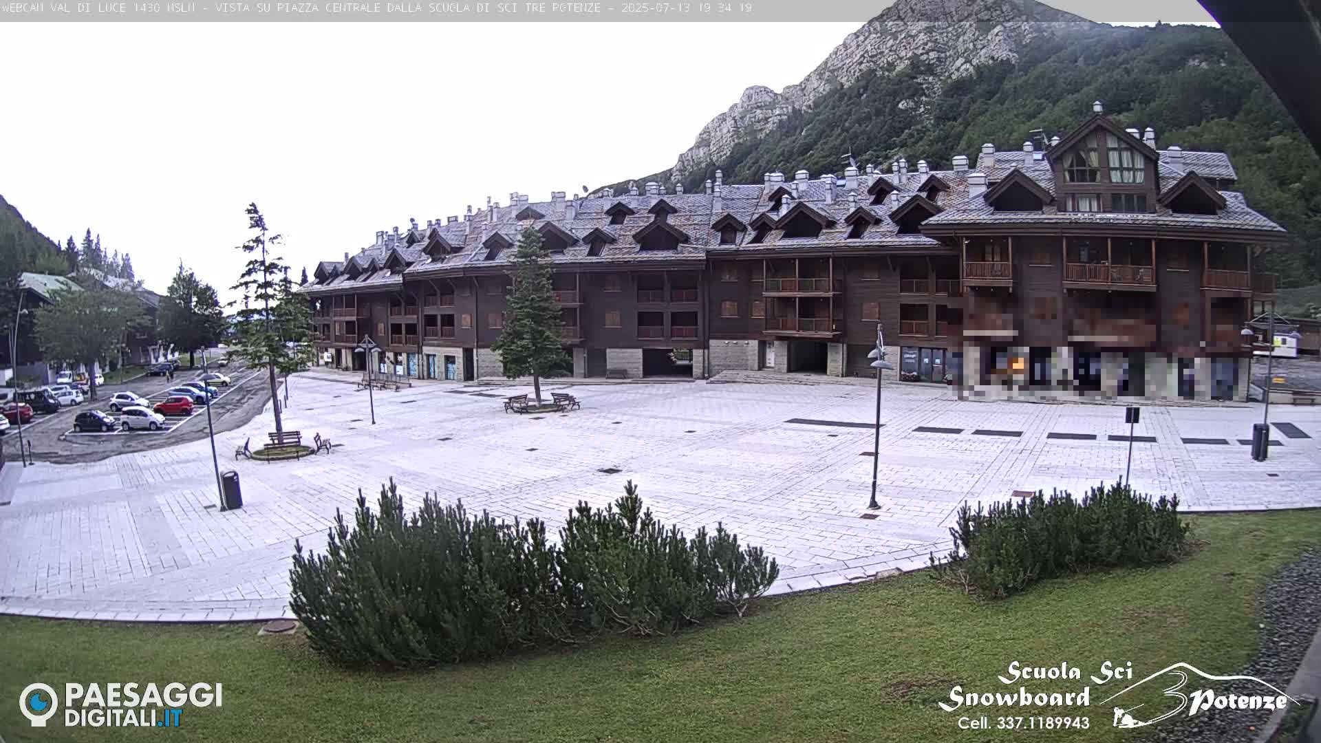 Pietrasanta Piazza del Duomo (Dome's Square) Live Cam - Lucca, Tuscany, Italy
