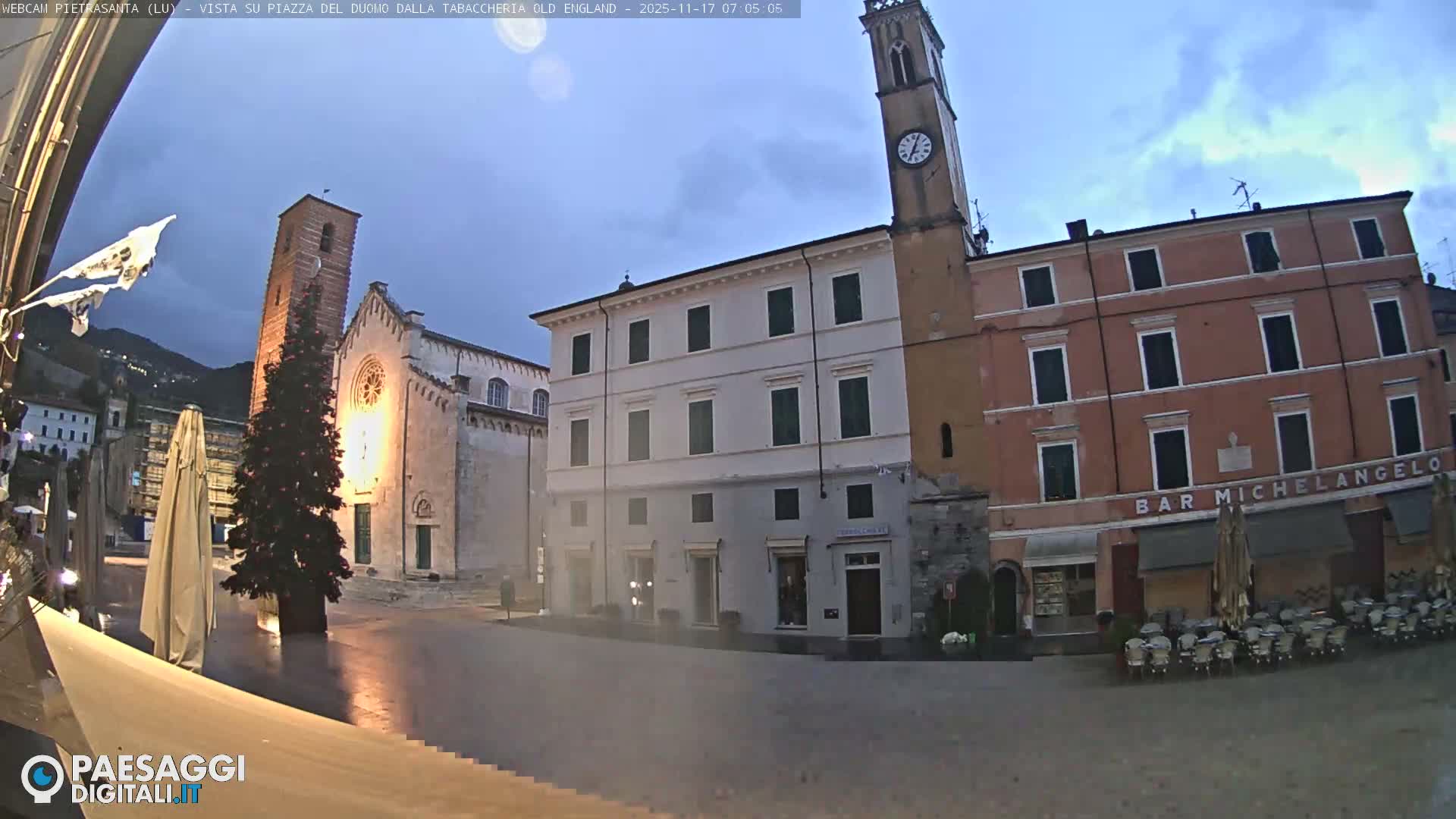 Pietrasanta Piazza del Duomo (Dome's Square) Live Cam - Lucca, Tuscany, Italy