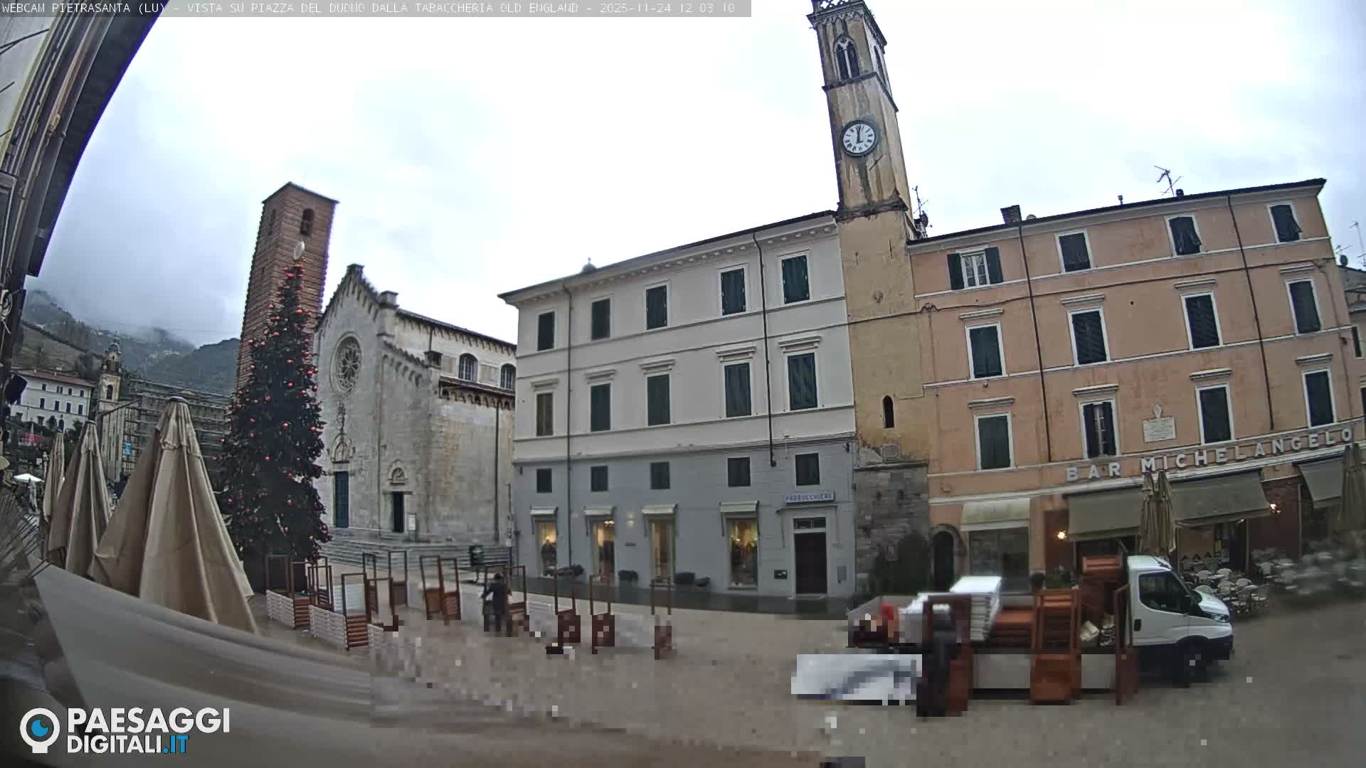 Pietrasanta Piazza del Duomo (Dome's Square) Live Cam - Lucca, Tuscany, Italy