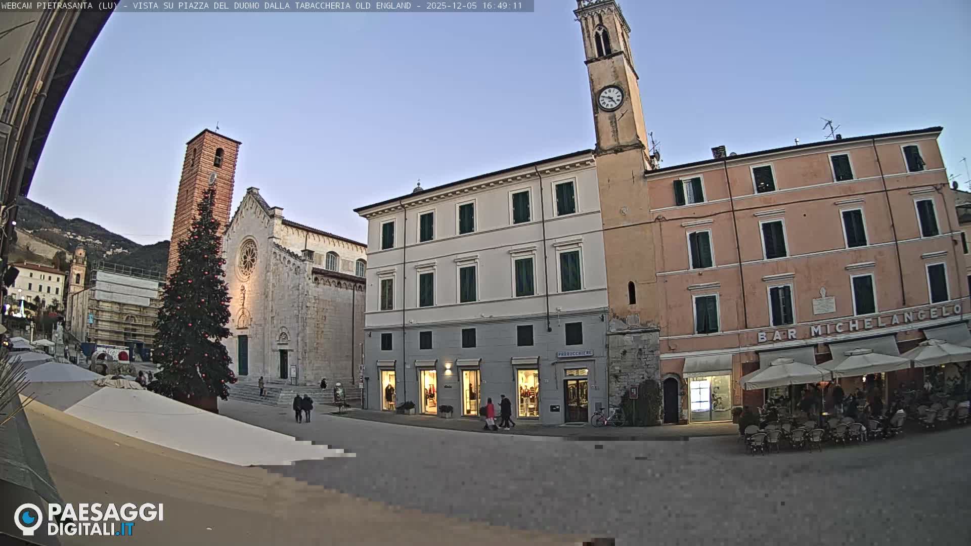 Pietrasanta Piazza del Duomo (Dome's Square) Live Cam - Lucca, Tuscany, Italy