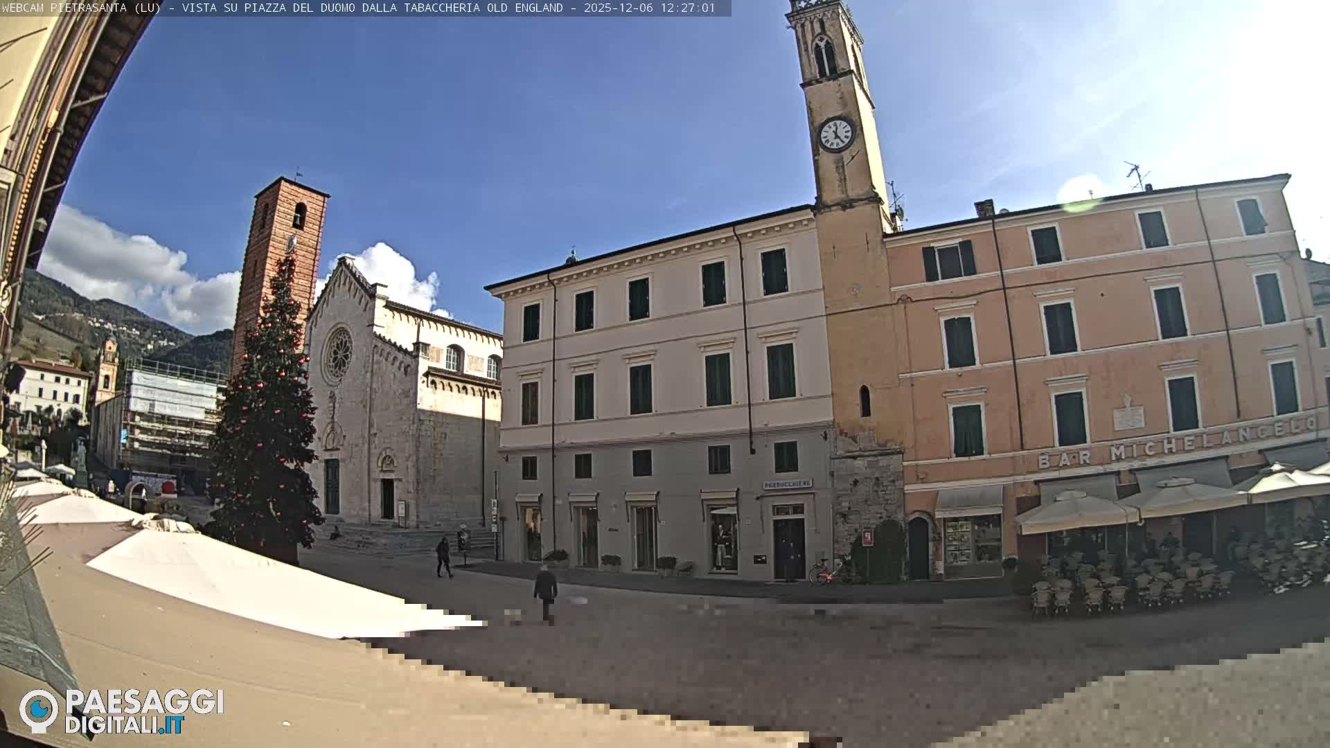 Pietrasanta Piazza del Duomo (Dome's Square) Live Cam - Lucca, Tuscany, Italy