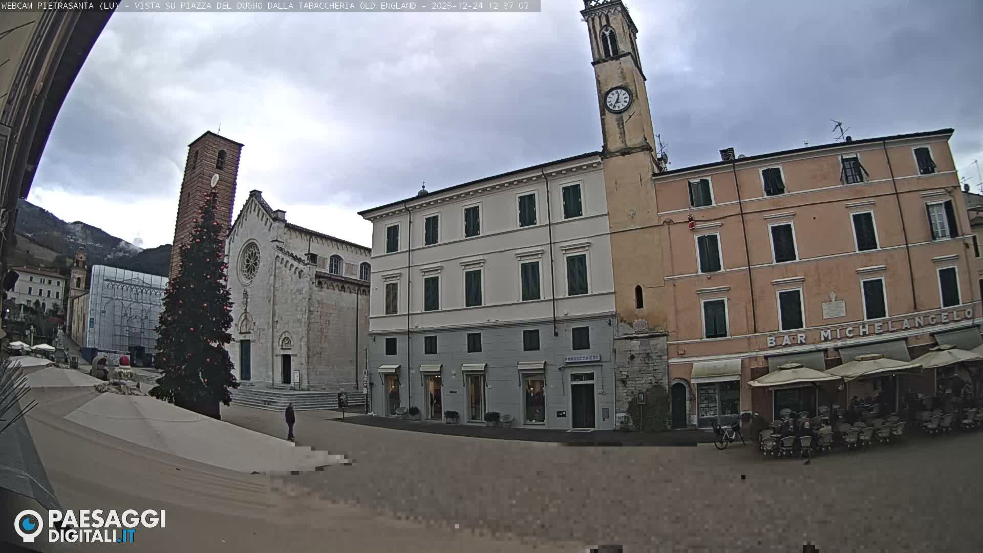 Pietrasanta Piazza del Duomo (Dome's Square) Live Cam - Lucca, Tuscany, Italy