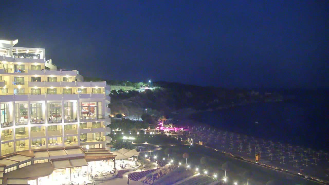 Rhodes, Paralia Faliraki Beach Northeast End Live Cam - Ammoudes, Rhodes (Ródos), Dodacanese,  South Aegean (Periféreia Notíou Aigaíou), Greece