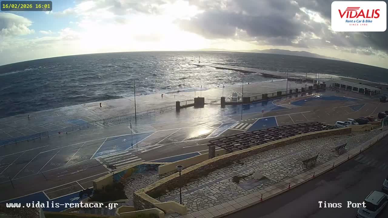 Tinos Port Live Cam - Tinos, Cyclades, South Aegean (Periféreia Notíou Aigaíou), Greece