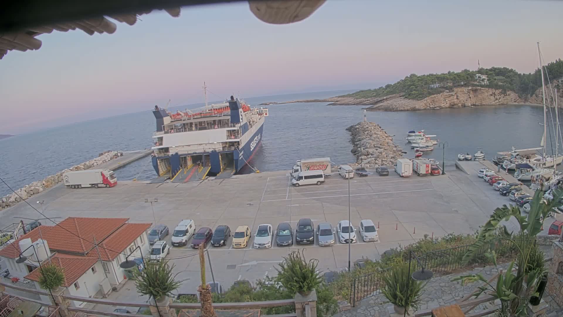 Patitiri, Alonnisos Commercial Port Live Cam - Pattiri, Alonnisos, Sporades, Thessaly & Central Greece (Thessalía), Greece