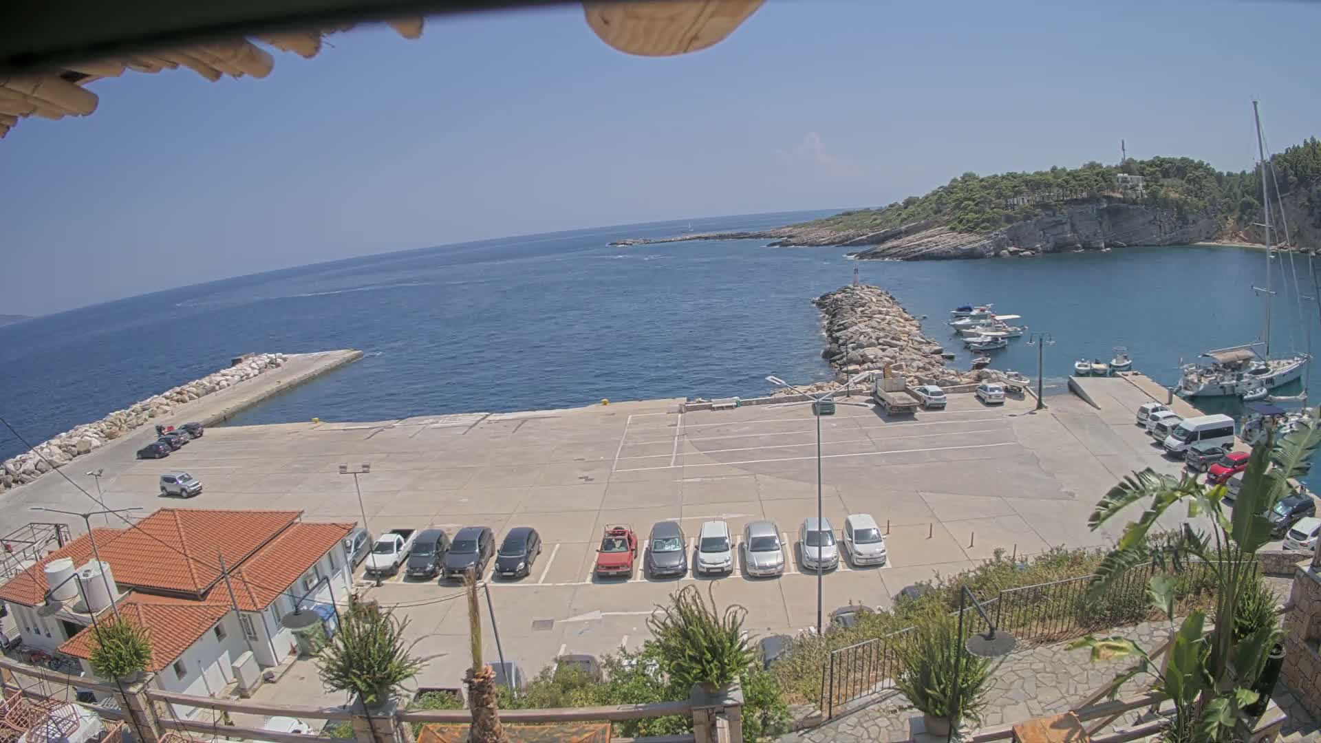 Patitiri, Alonnisos Commercial Port Live Cam - Pattiri, Alonnisos, Sporades, Thessaly & Central Greece (Thessalía), Greece