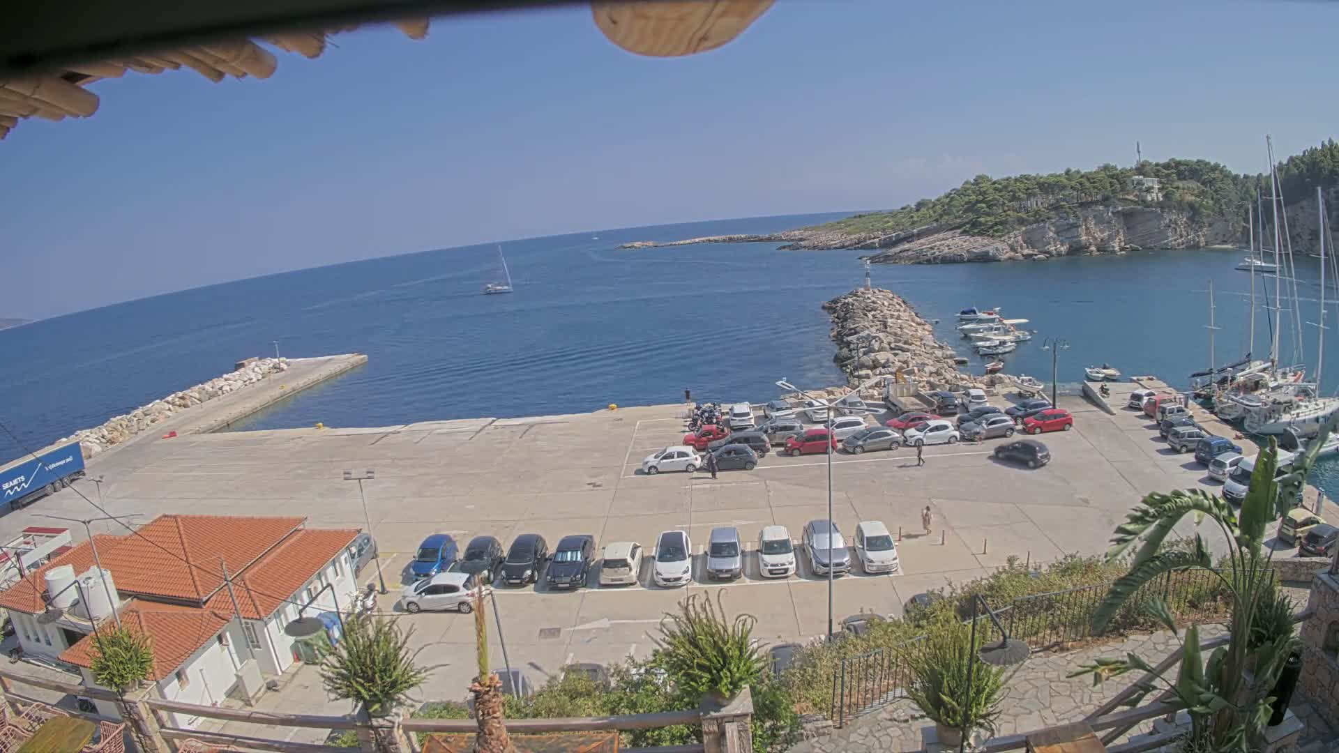 Patitiri, Alonnisos Commercial Port Live Cam - Pattiri, Alonnisos, Sporades, Thessaly & Central Greece (Thessalía), Greece