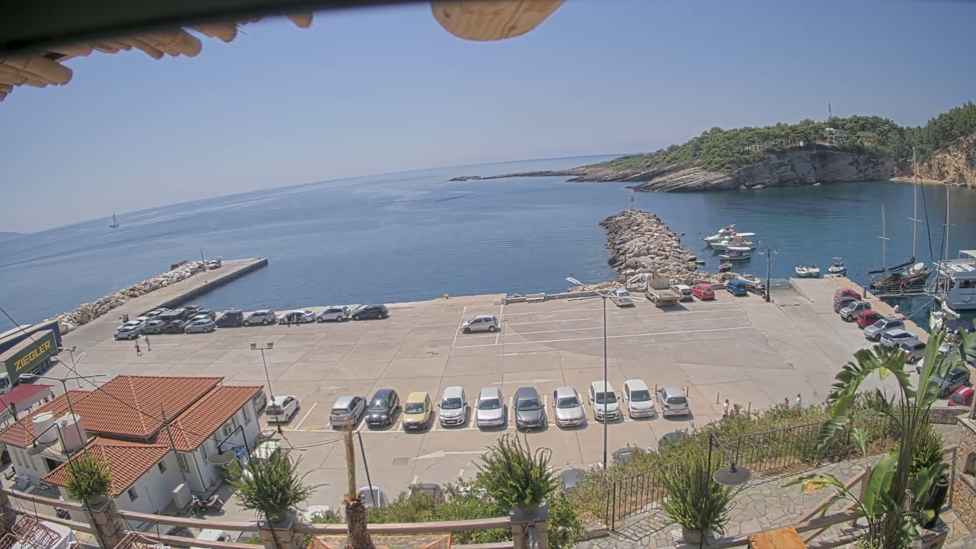 Patitiri, Alonnisos Commercial Port Live Cam - Pattiri, Alonnisos, Sporades, Thessaly & Central Greece (Thessalía), Greece