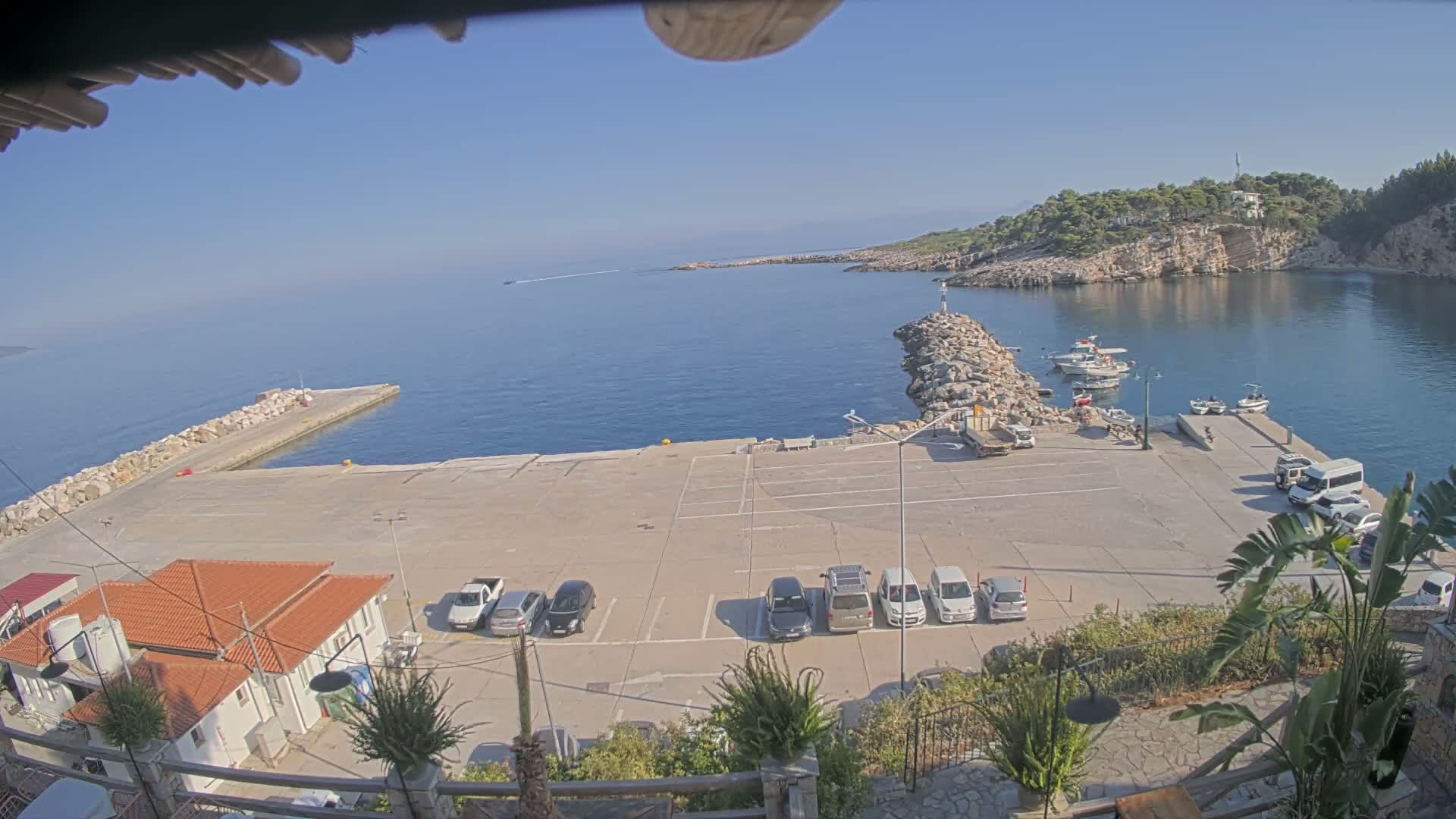 Patitiri, Alonnisos Commercial Port Live Cam - Pattiri, Alonnisos, Sporades, Thessaly & Central Greece (Thessalía), Greece