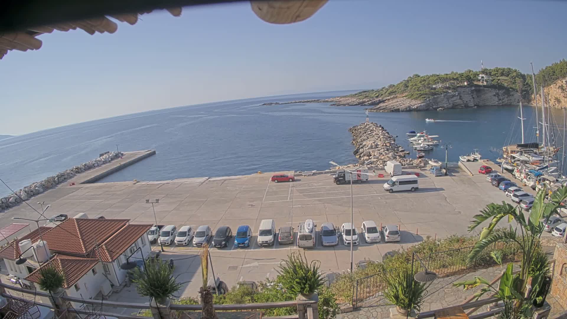 Patitiri, Alonnisos Commercial Port Live Cam - Pattiri, Alonnisos, Sporades, Thessaly & Central Greece (Thessalía), Greece