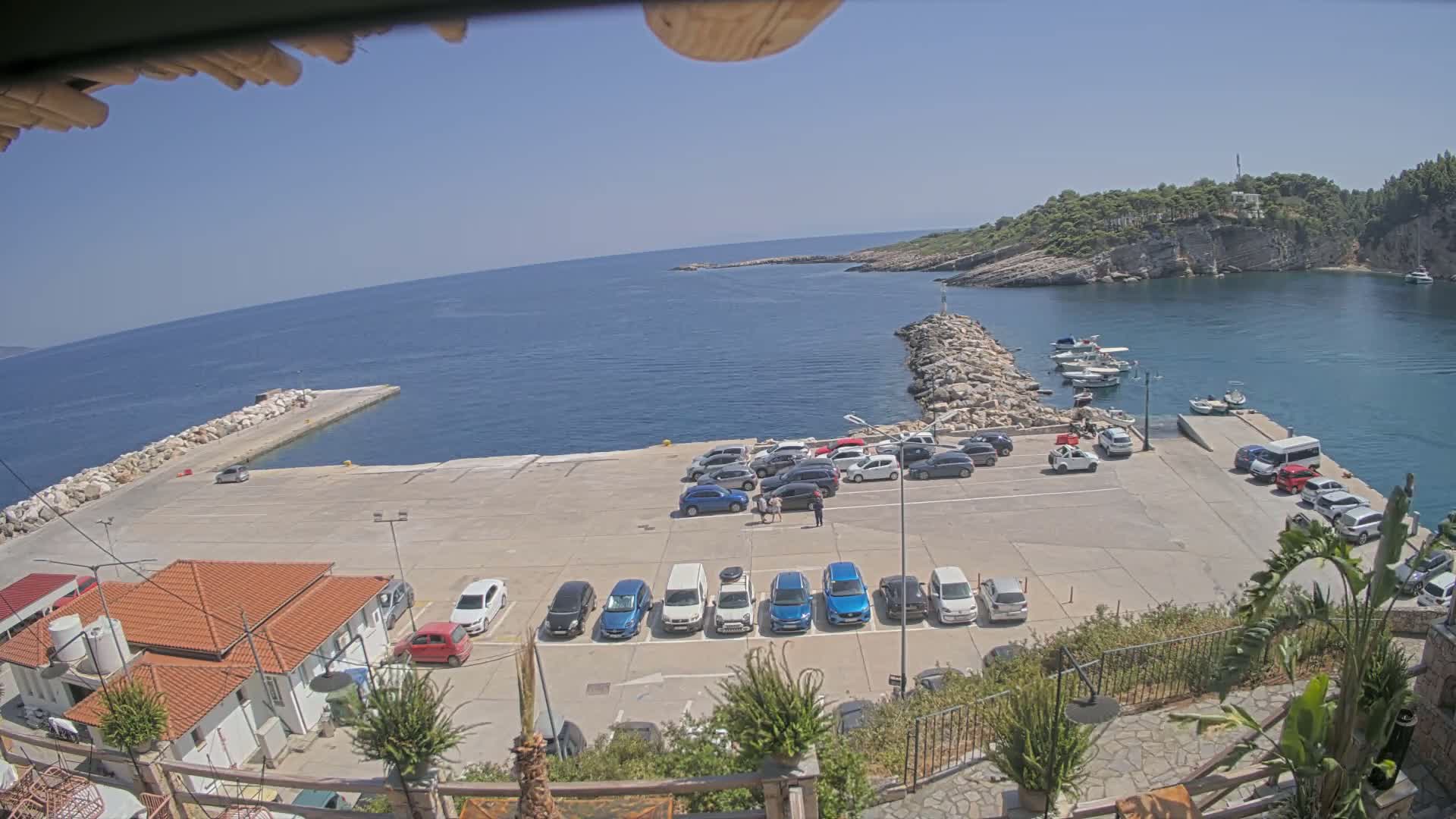 Patitiri, Alonnisos Commercial Port Live Cam - Pattiri, Alonnisos, Sporades, Thessaly & Central Greece (Thessalía), Greece