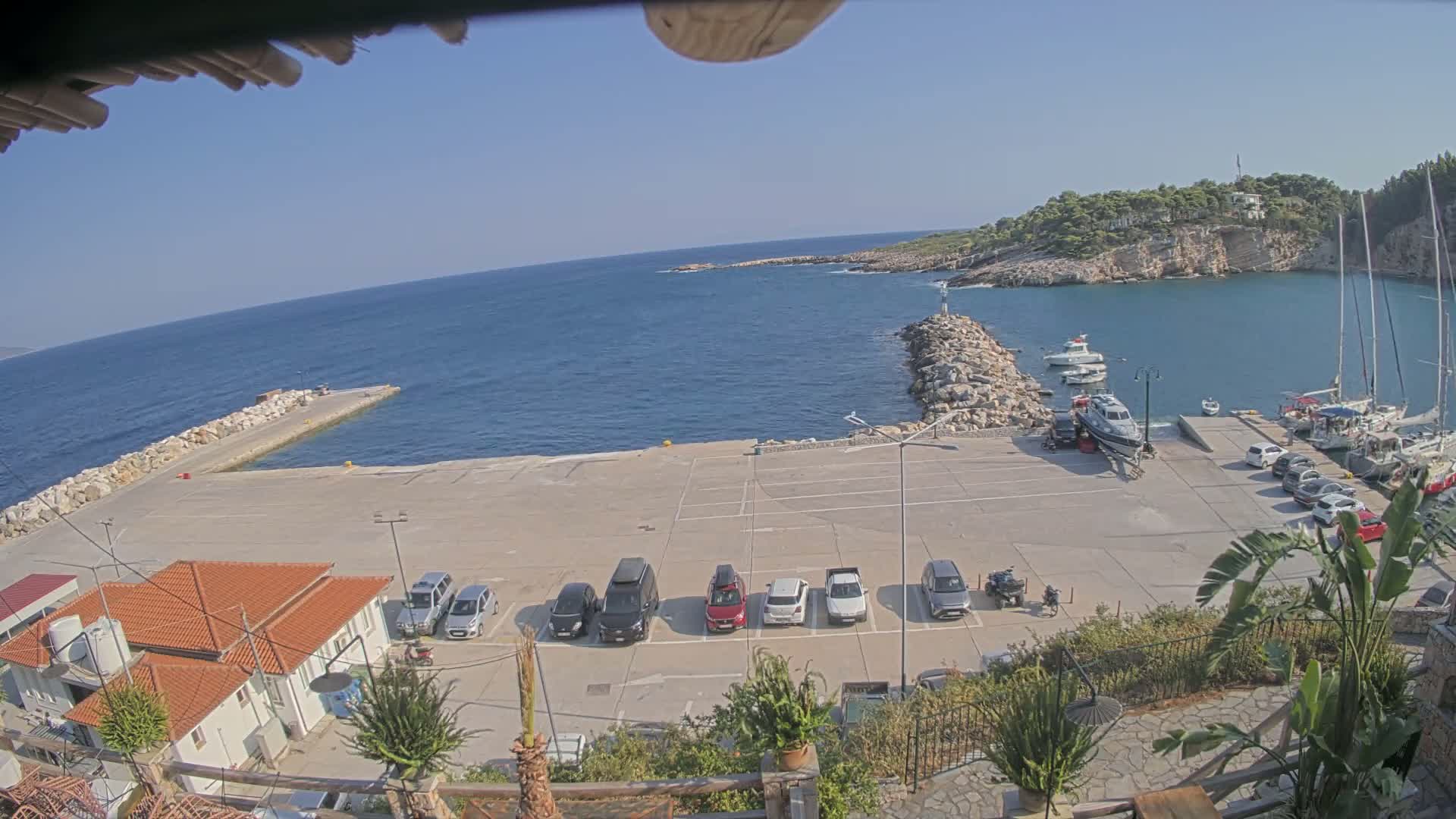 Patitiri, Alonnisos Commercial Port Live Cam - Pattiri, Alonnisos, Sporades, Thessaly & Central Greece (Thessalía), Greece