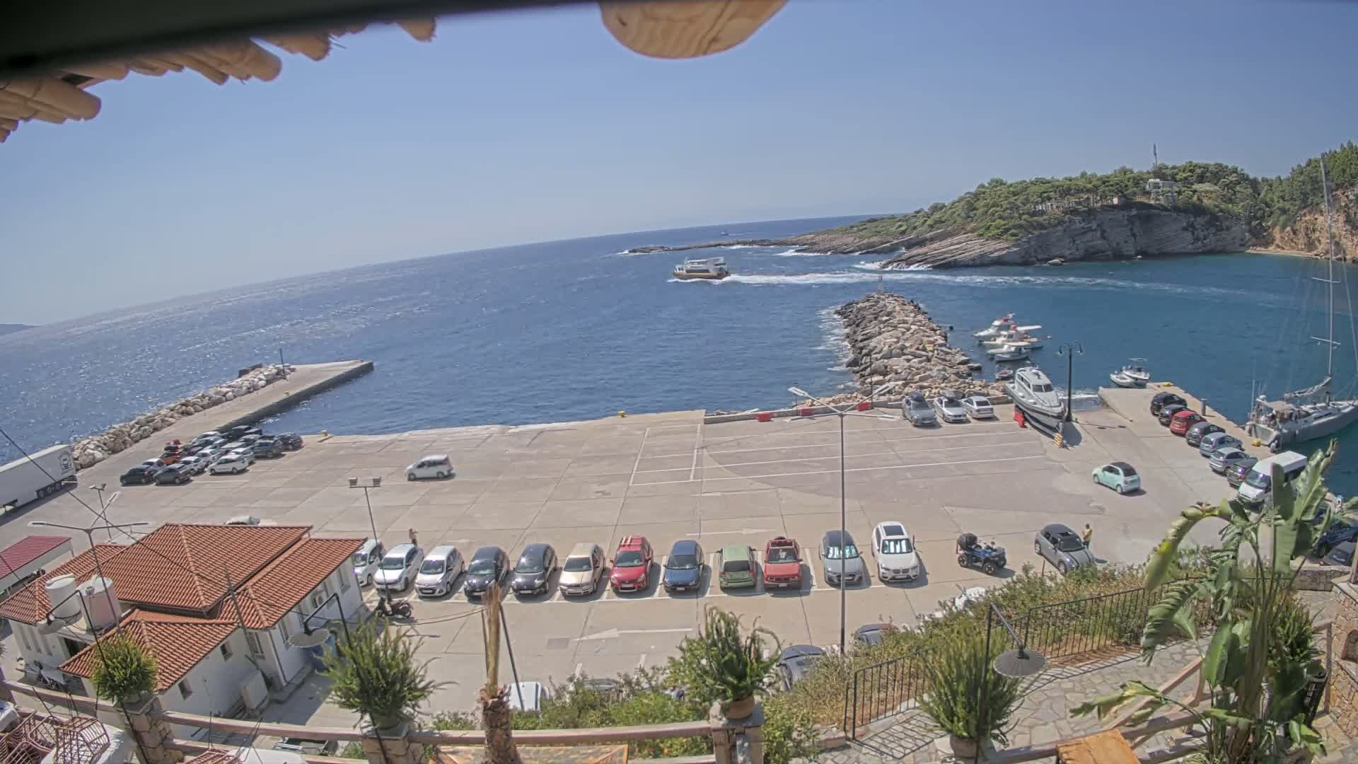 Patitiri, Alonnisos Commercial Port Live Cam - Pattiri, Alonnisos, Sporades, Thessaly & Central Greece (Thessalía), Greece
