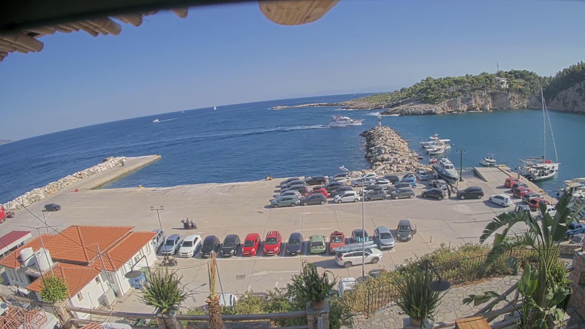 Patitiri, Alonnisos Commercial Port Live Cam - Pattiri, Alonnisos, Sporades, Thessaly & Central Greece (Thessalía), Greece